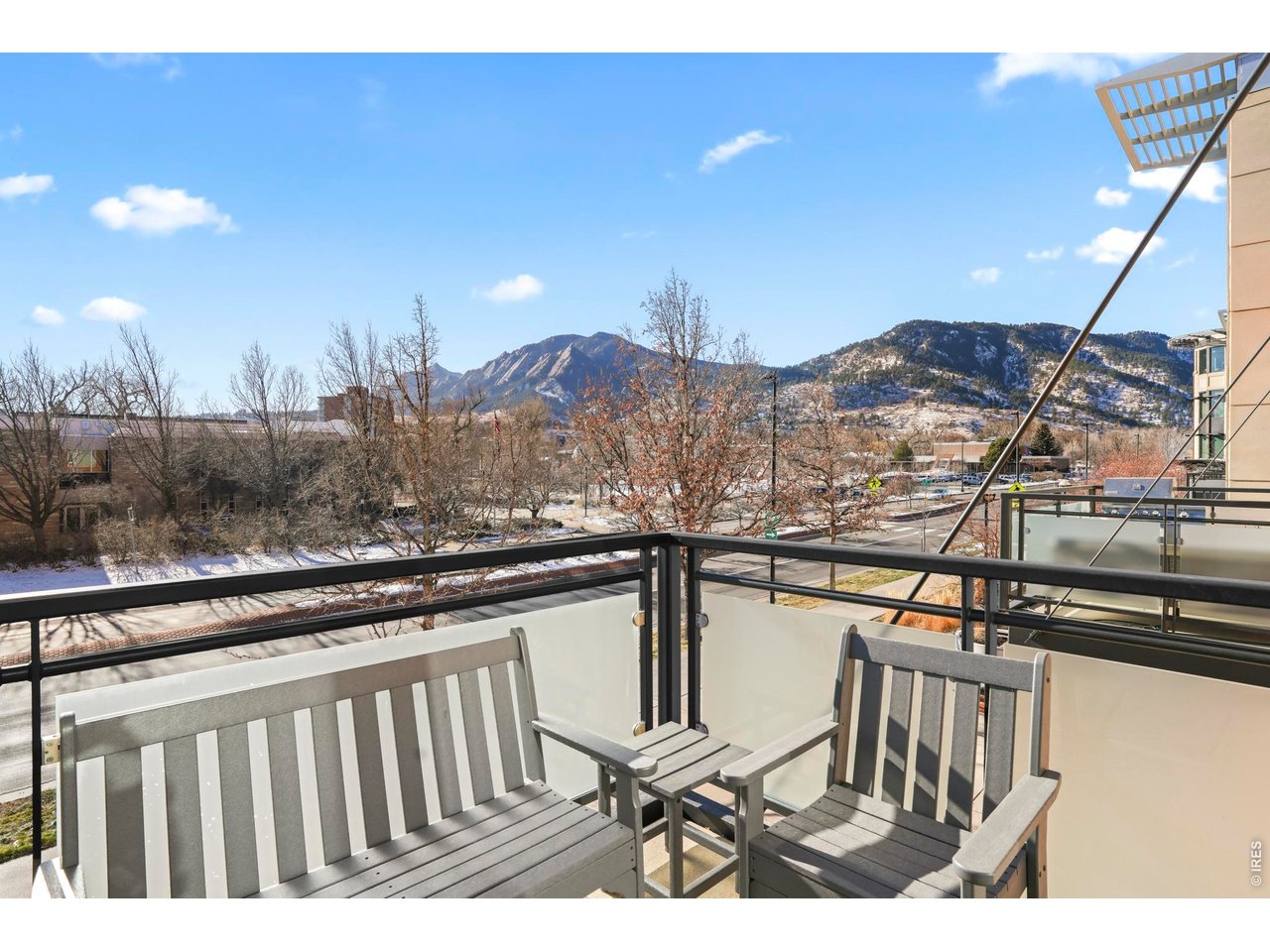 1155 Canyon Blvd 202