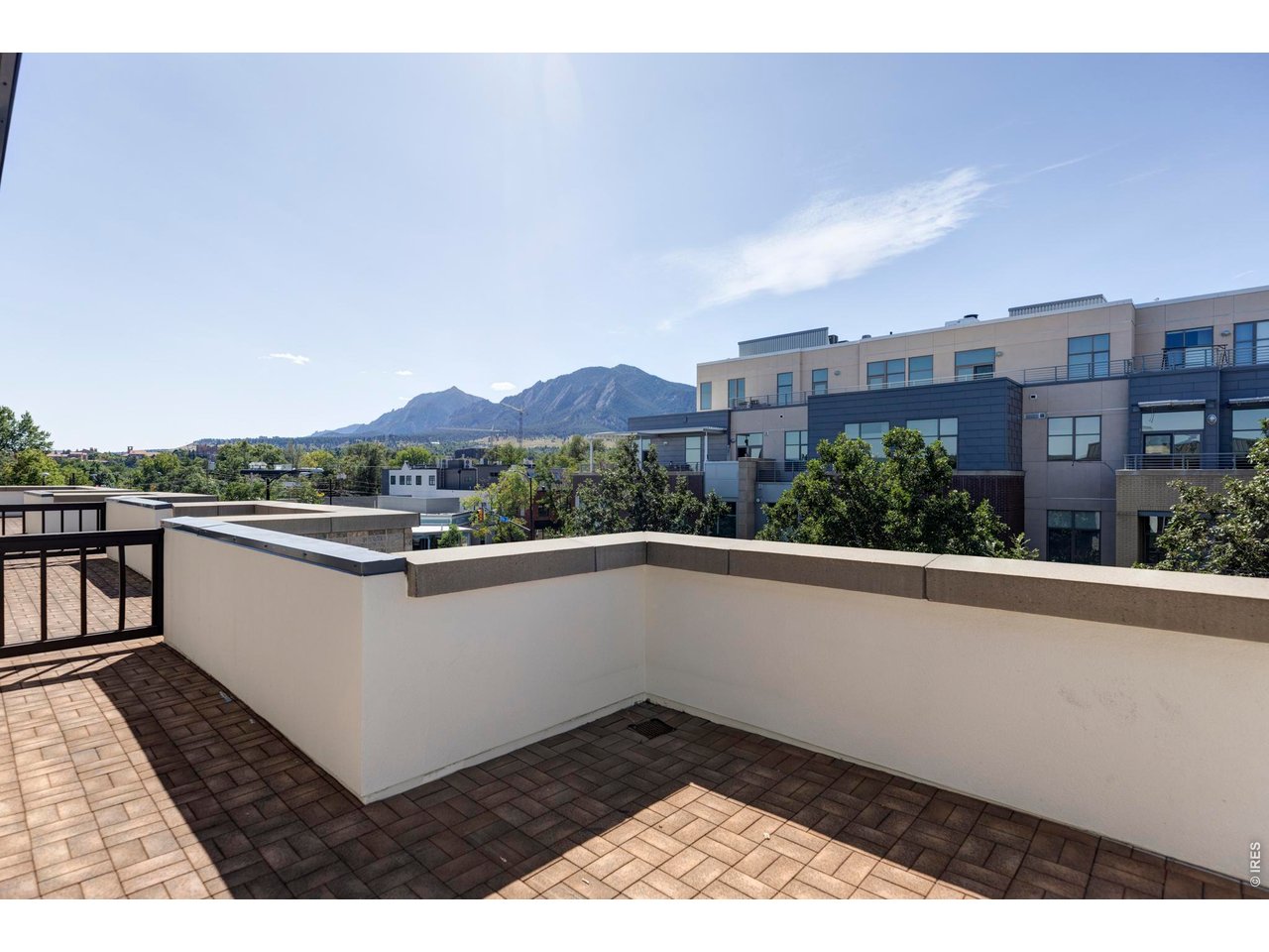 1707 Walnut St 302