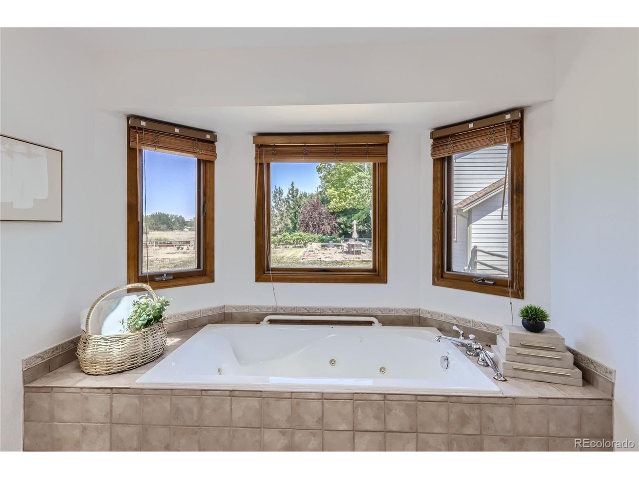 7615 Estate Cir
