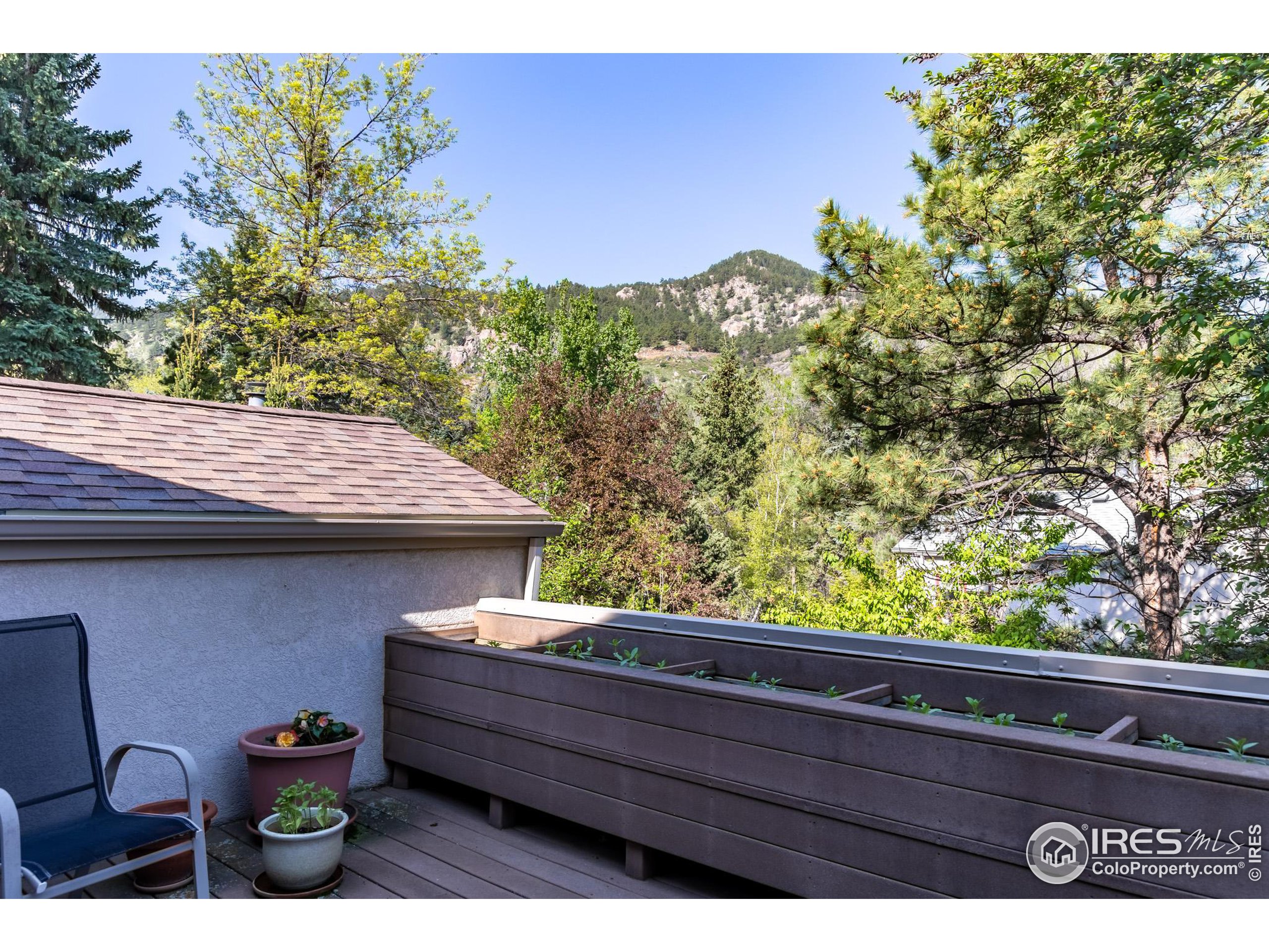 1000 Rosehill Dr