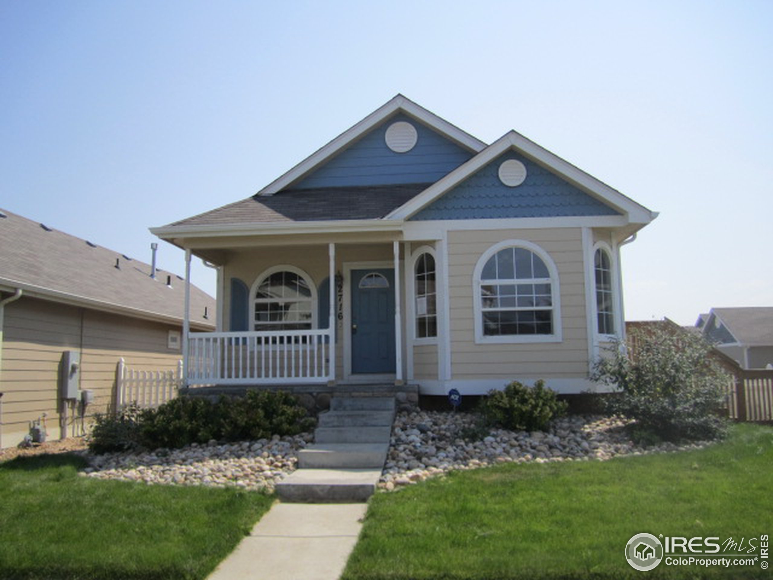 1077 Canyon Blvd Unit: 204