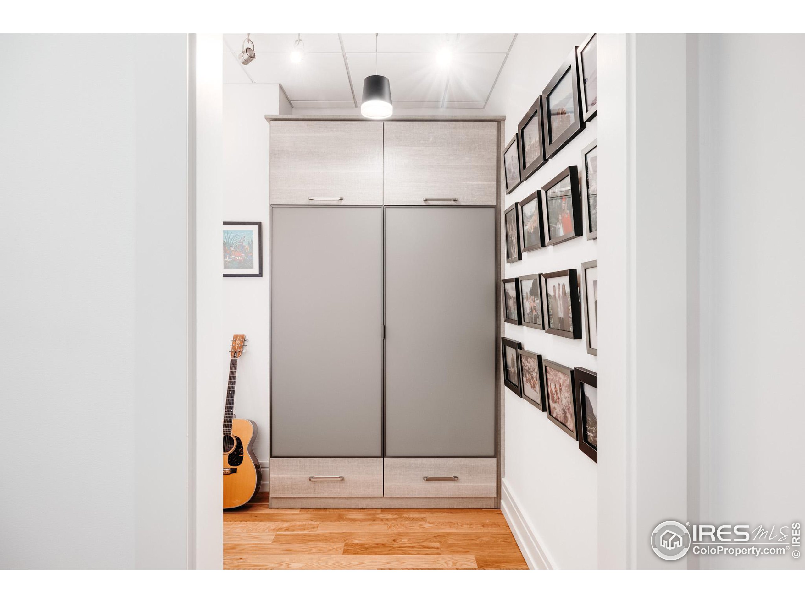 1077 Canyon Blvd Unit: 204