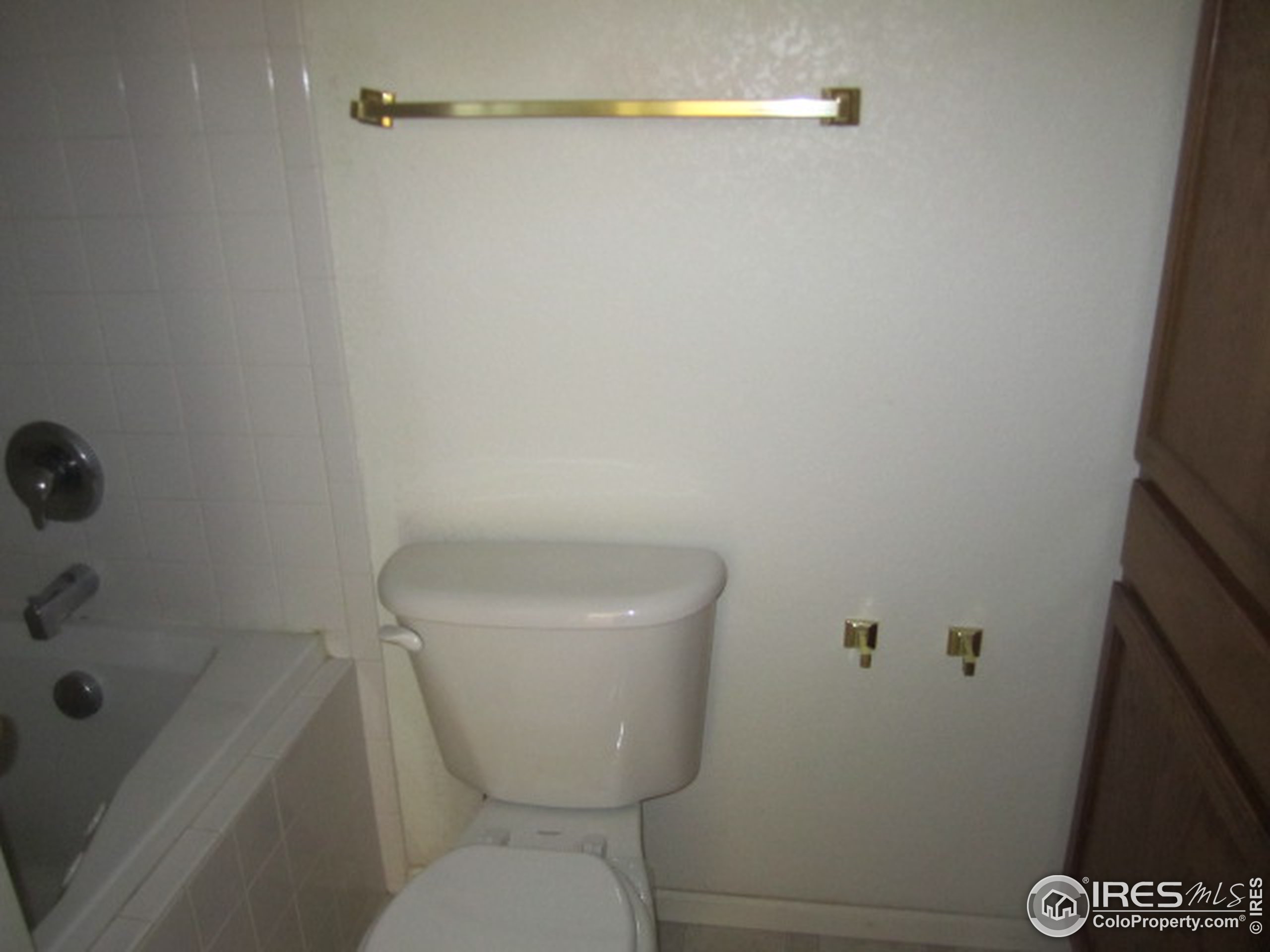 1077 Canyon Blvd Unit: 204