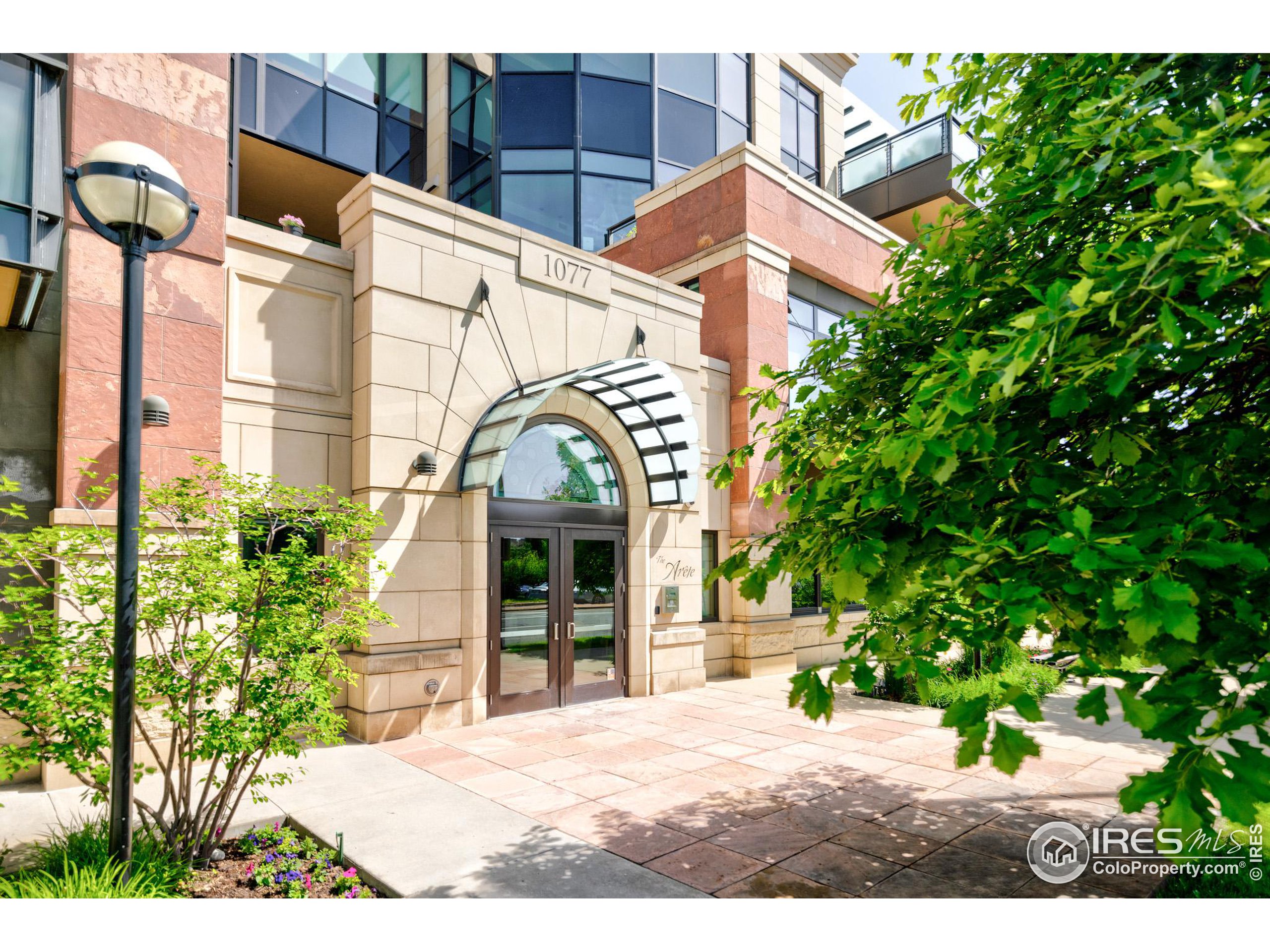 1077 Canyon Blvd Unit: 204