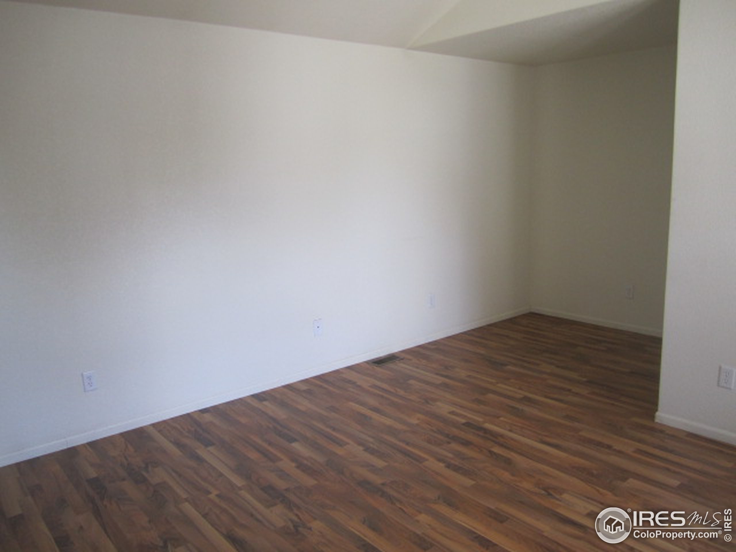 1077 Canyon Blvd Unit: 204