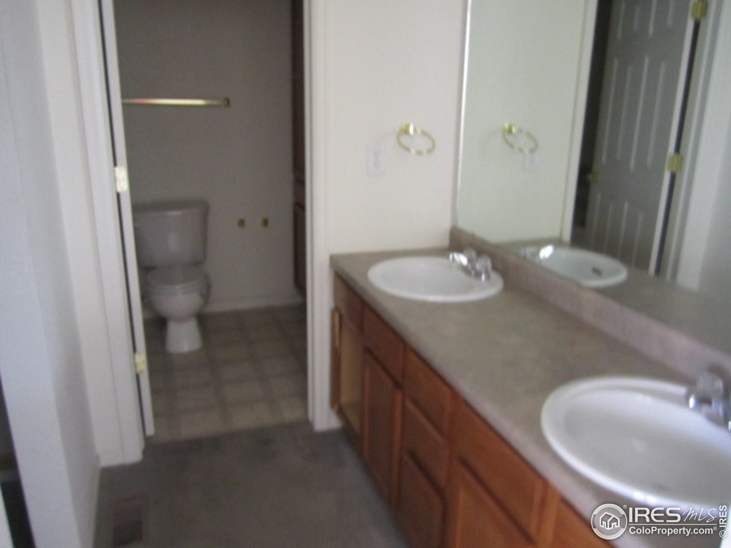 1077 Canyon Blvd Unit: 204