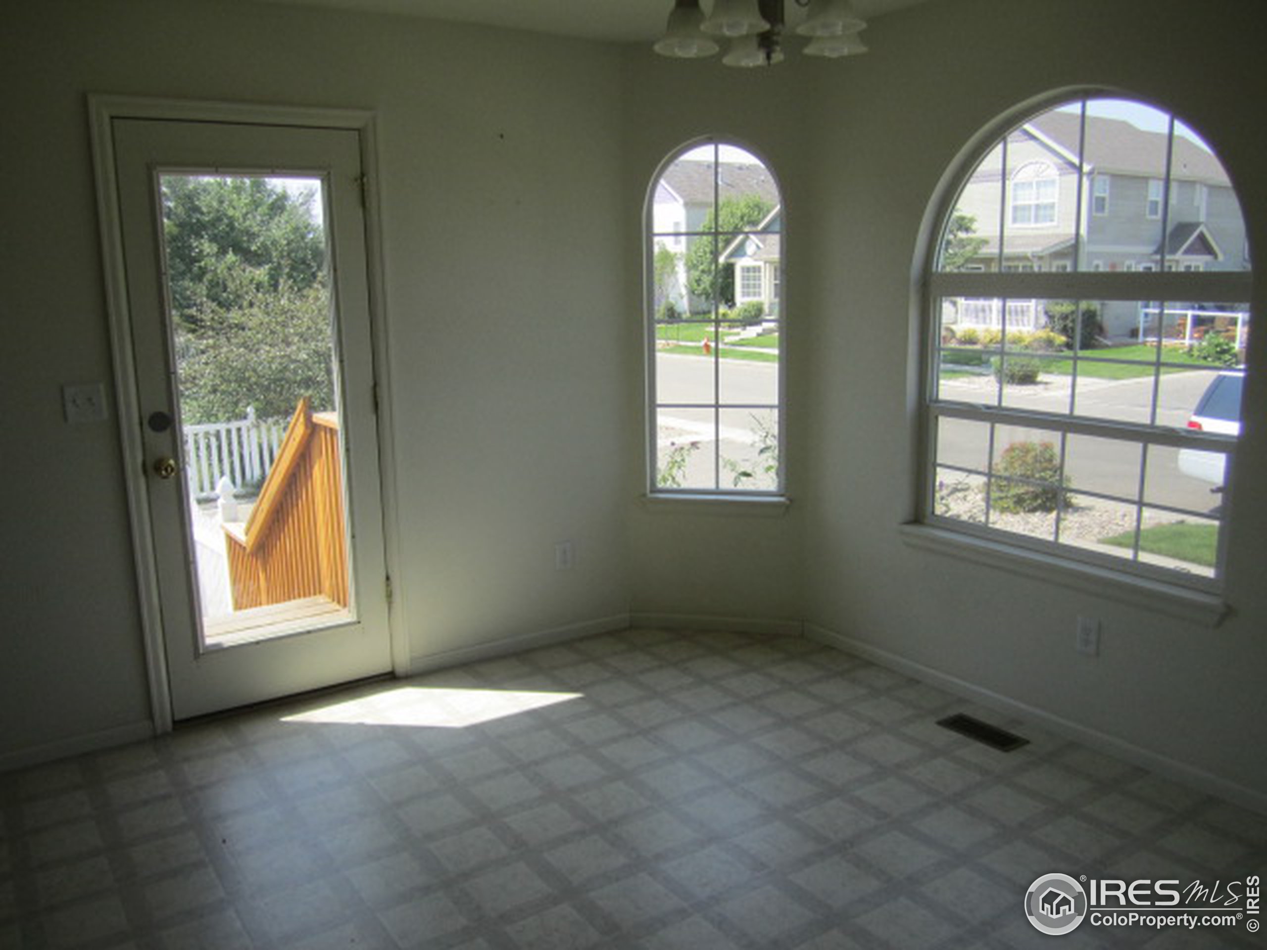 1077 Canyon Blvd Unit: 204