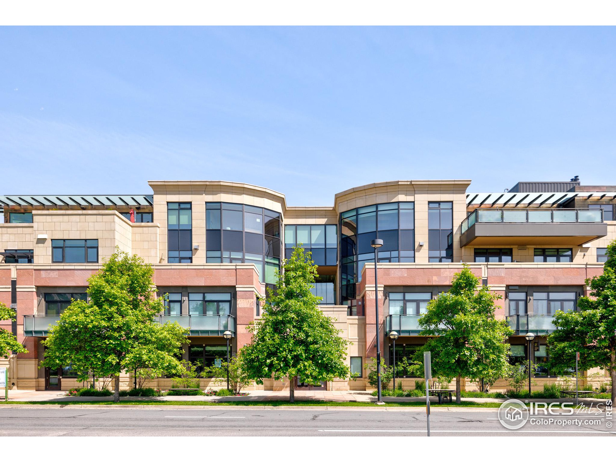 1077 Canyon Blvd Unit: 204