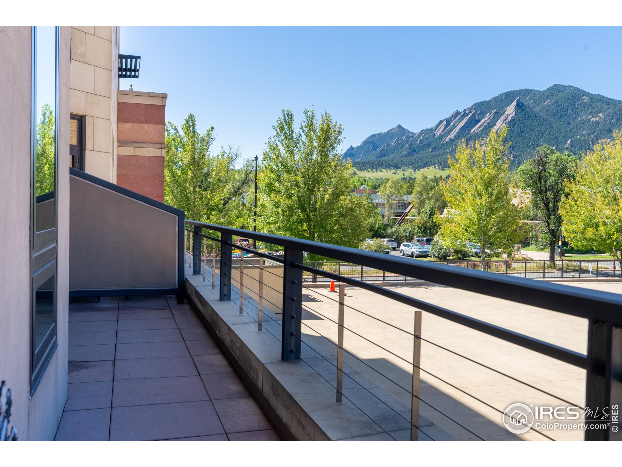 1077 Canyon Blvd Unit: 201