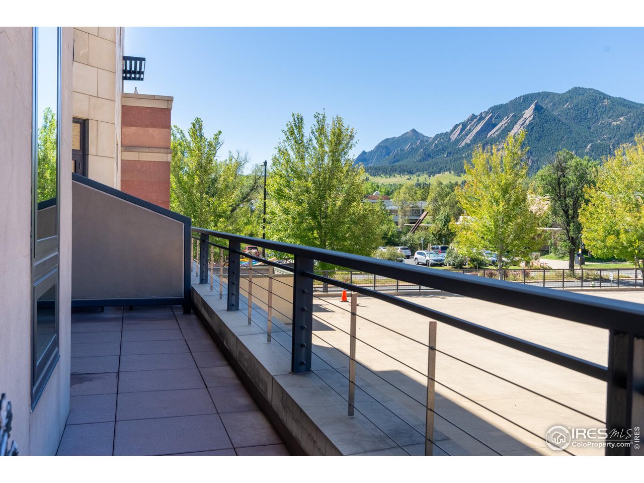 1077 Canyon Blvd Unit: 201