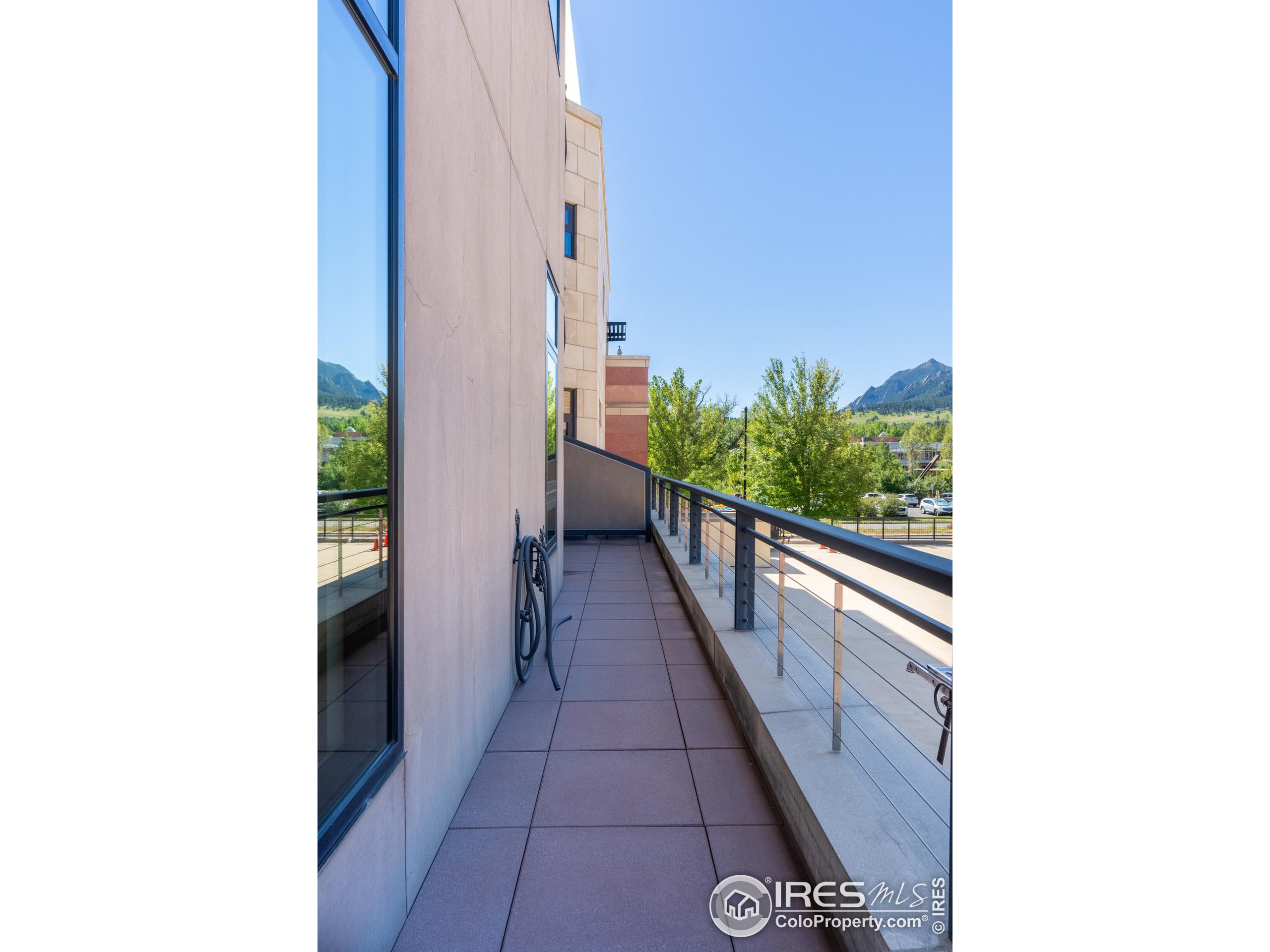 1077 Canyon Blvd Unit: 201