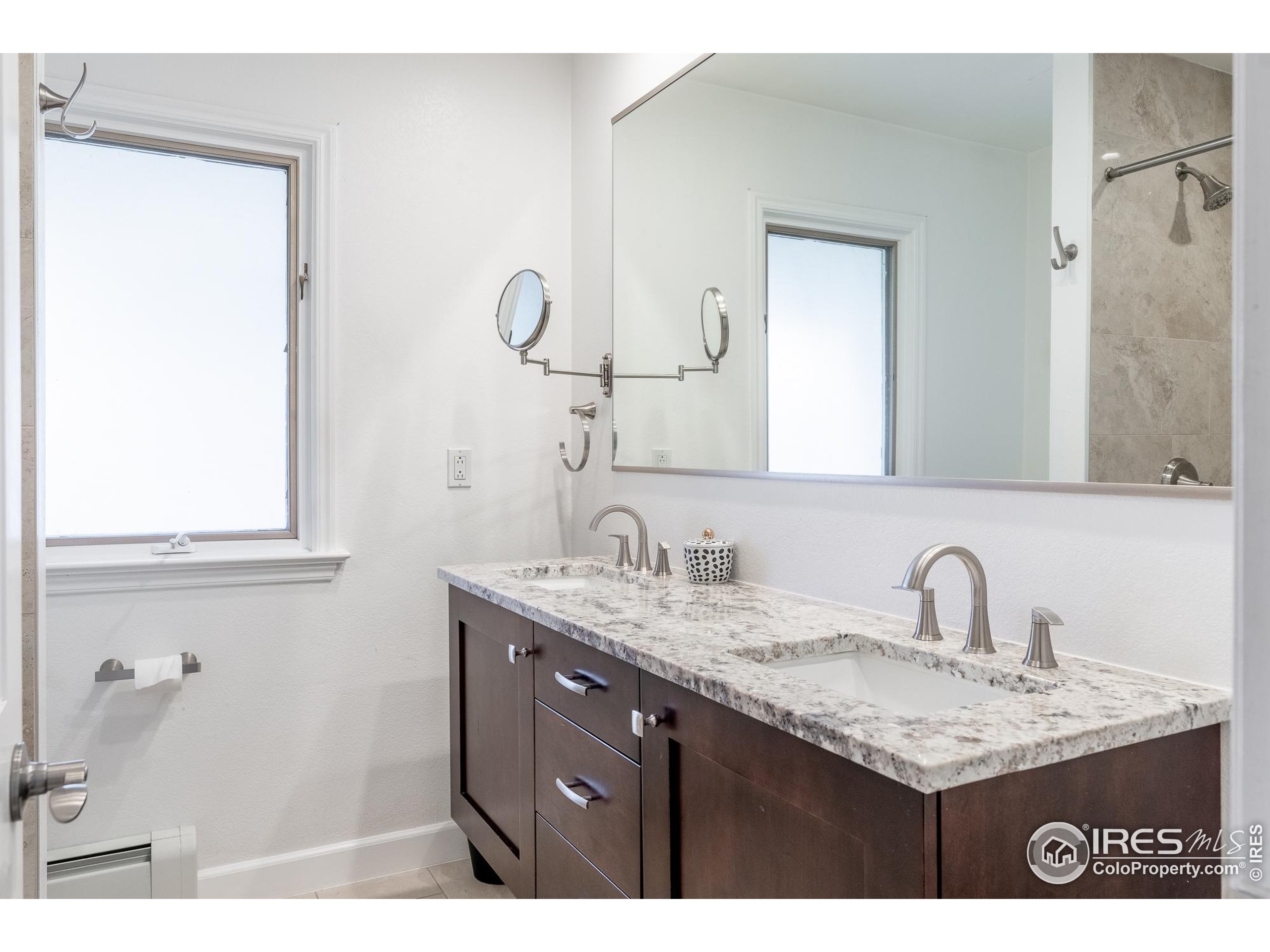 6997 Indian Peaks Trl