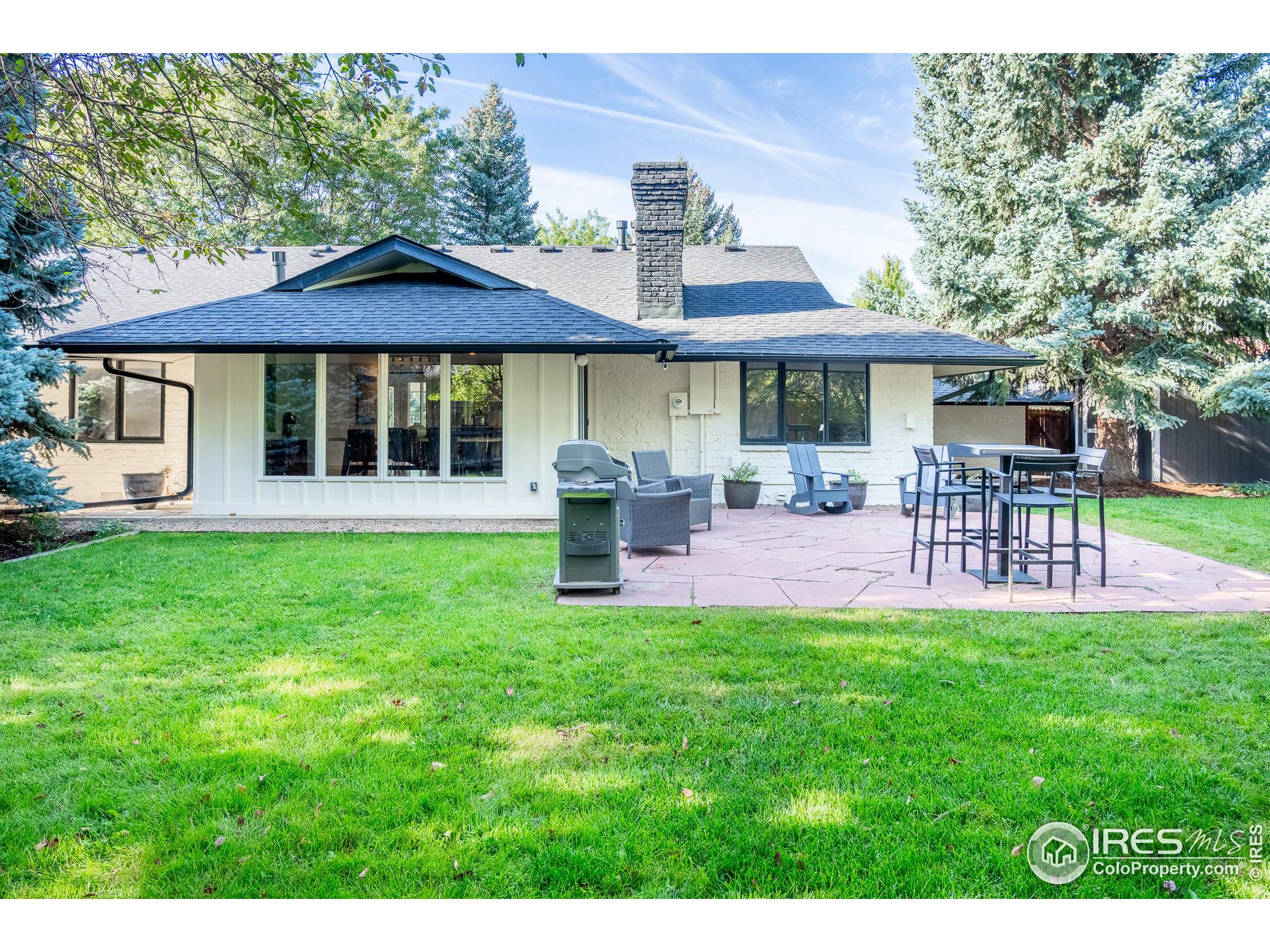 6997 Indian Peaks Trl