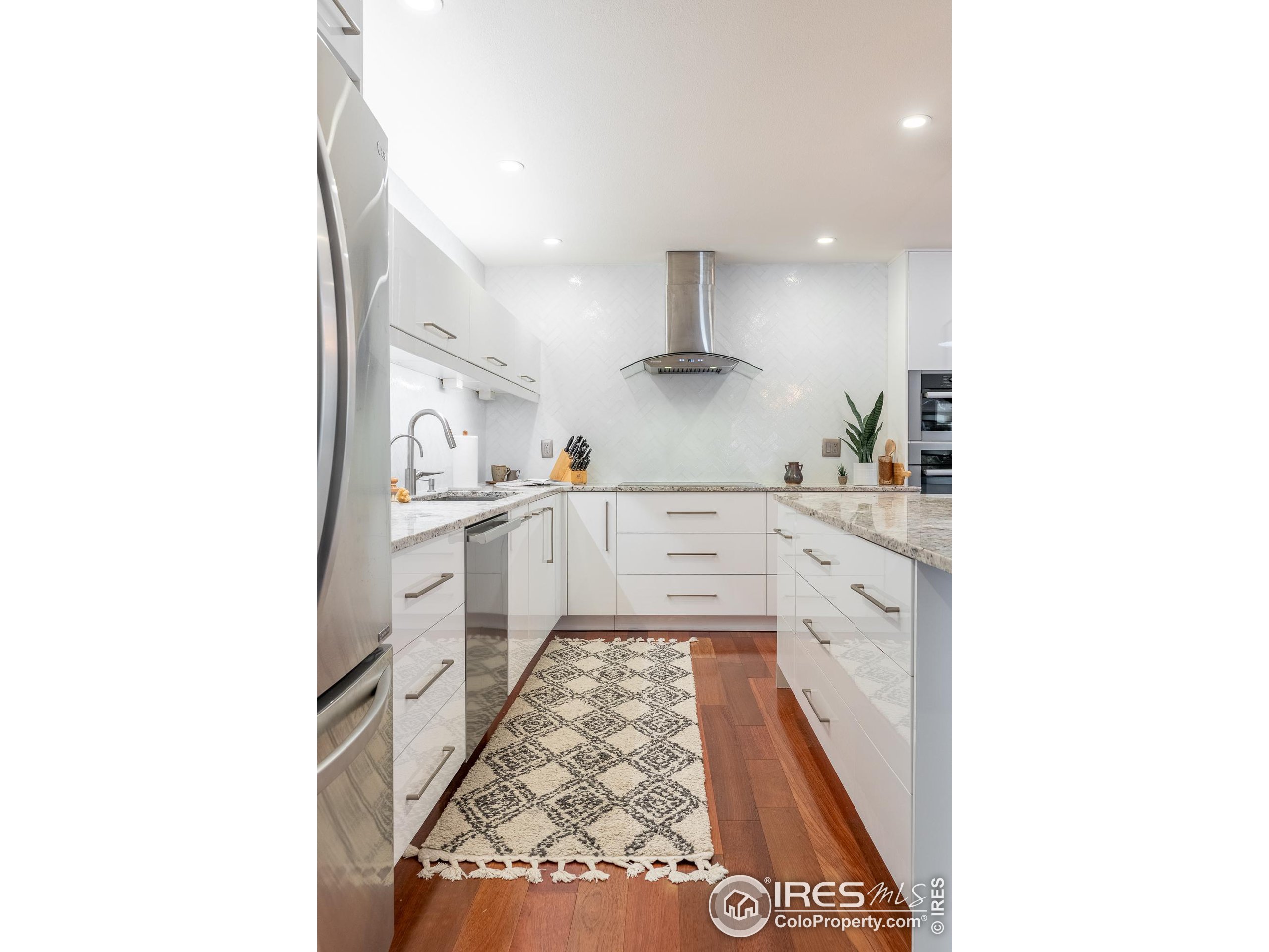 6997 Indian Peaks Trl