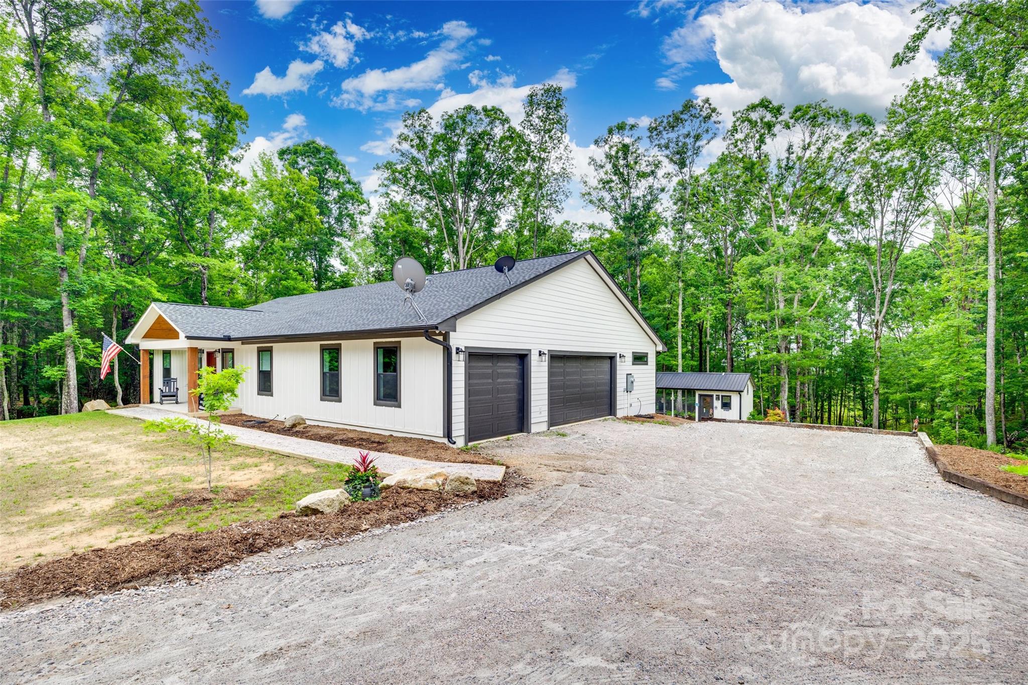 822 Rock Cut Road