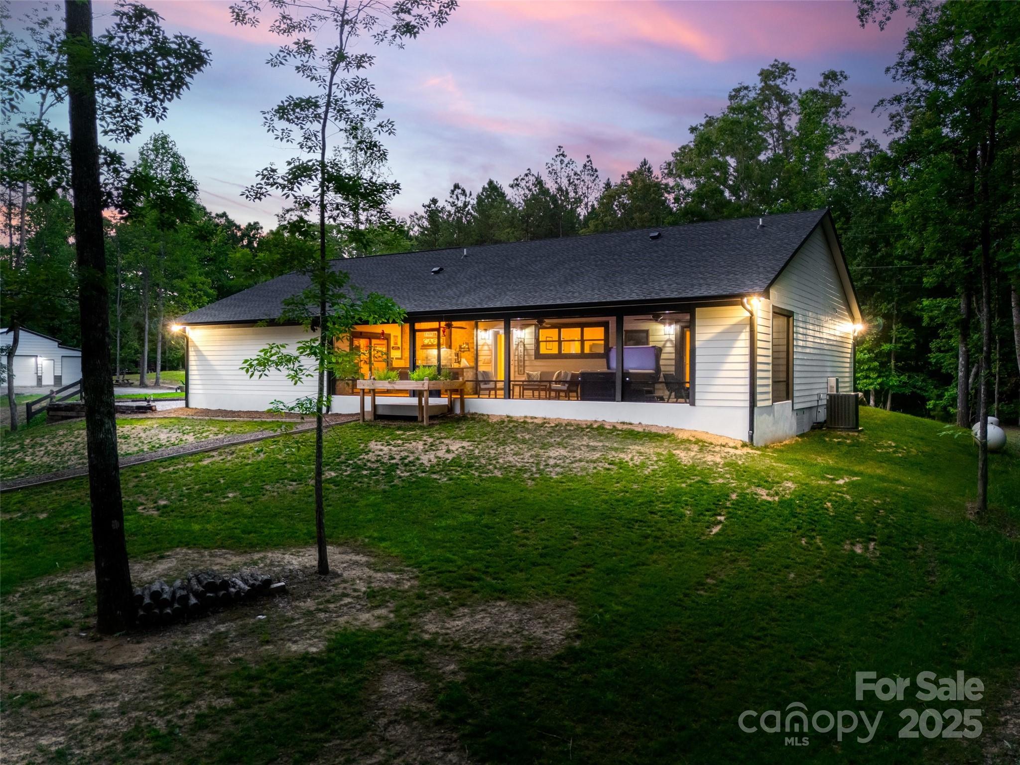 822 Rock Cut Road
