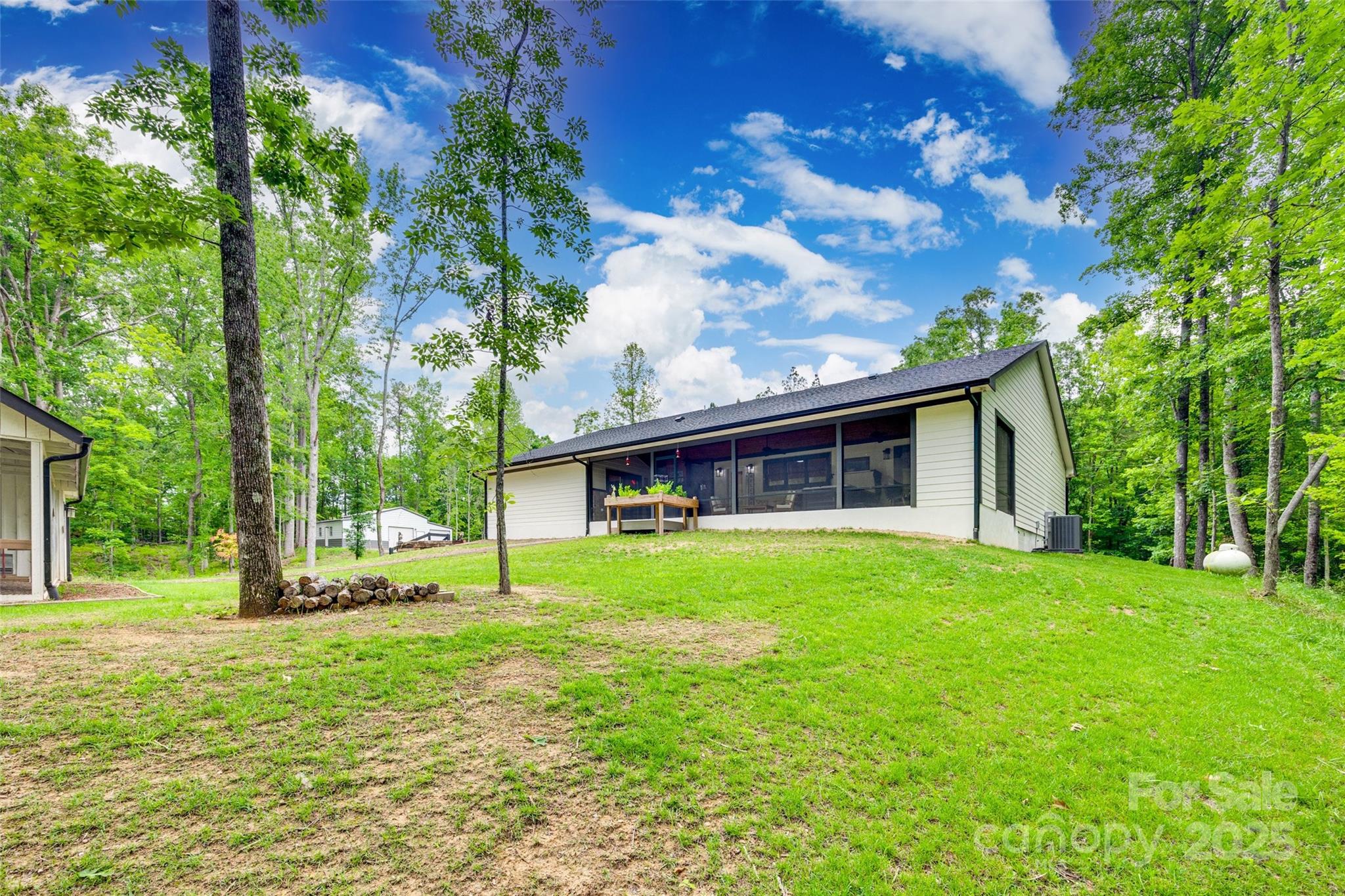 822 Rock Cut Road