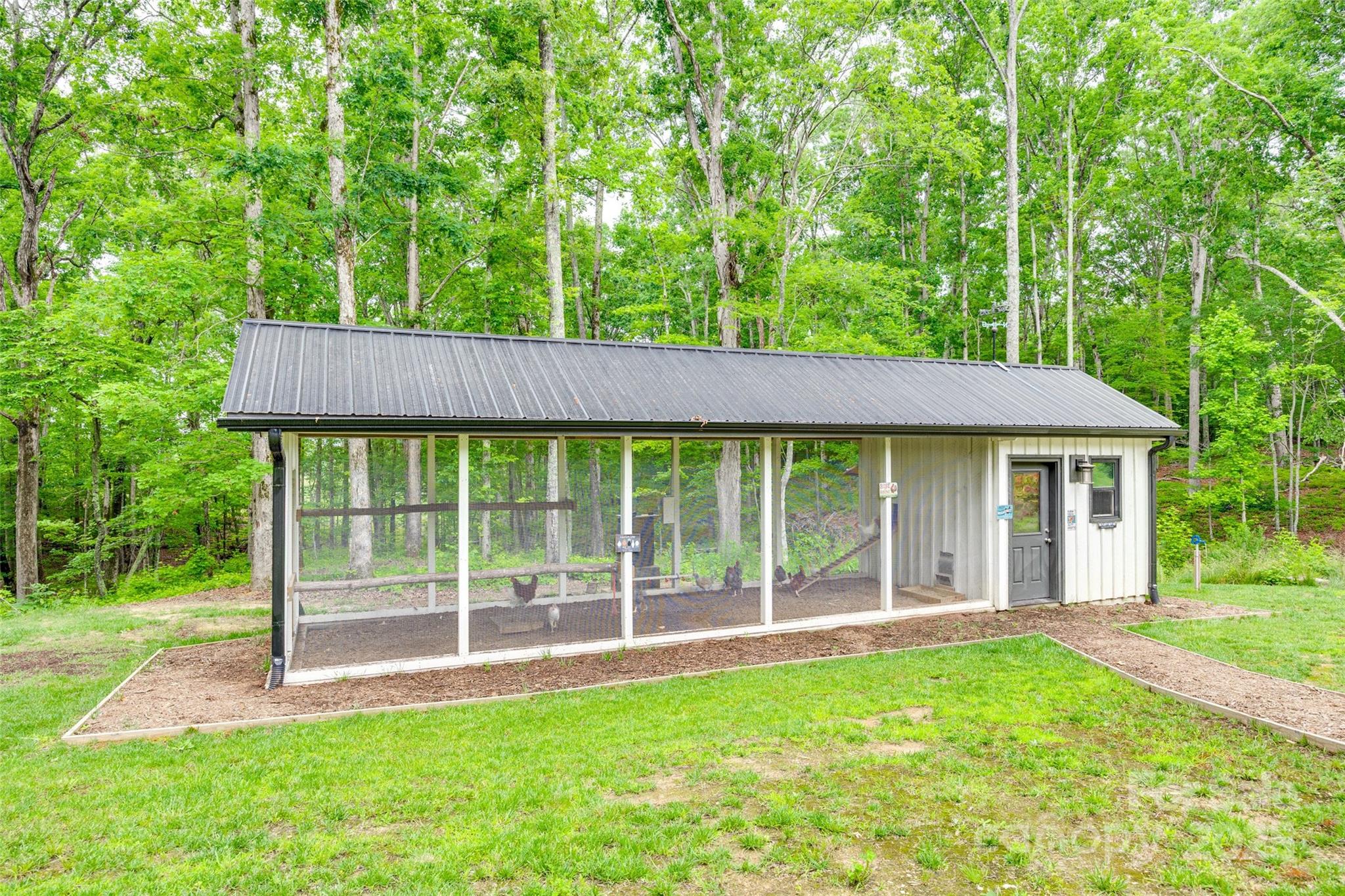 822 Rock Cut Road