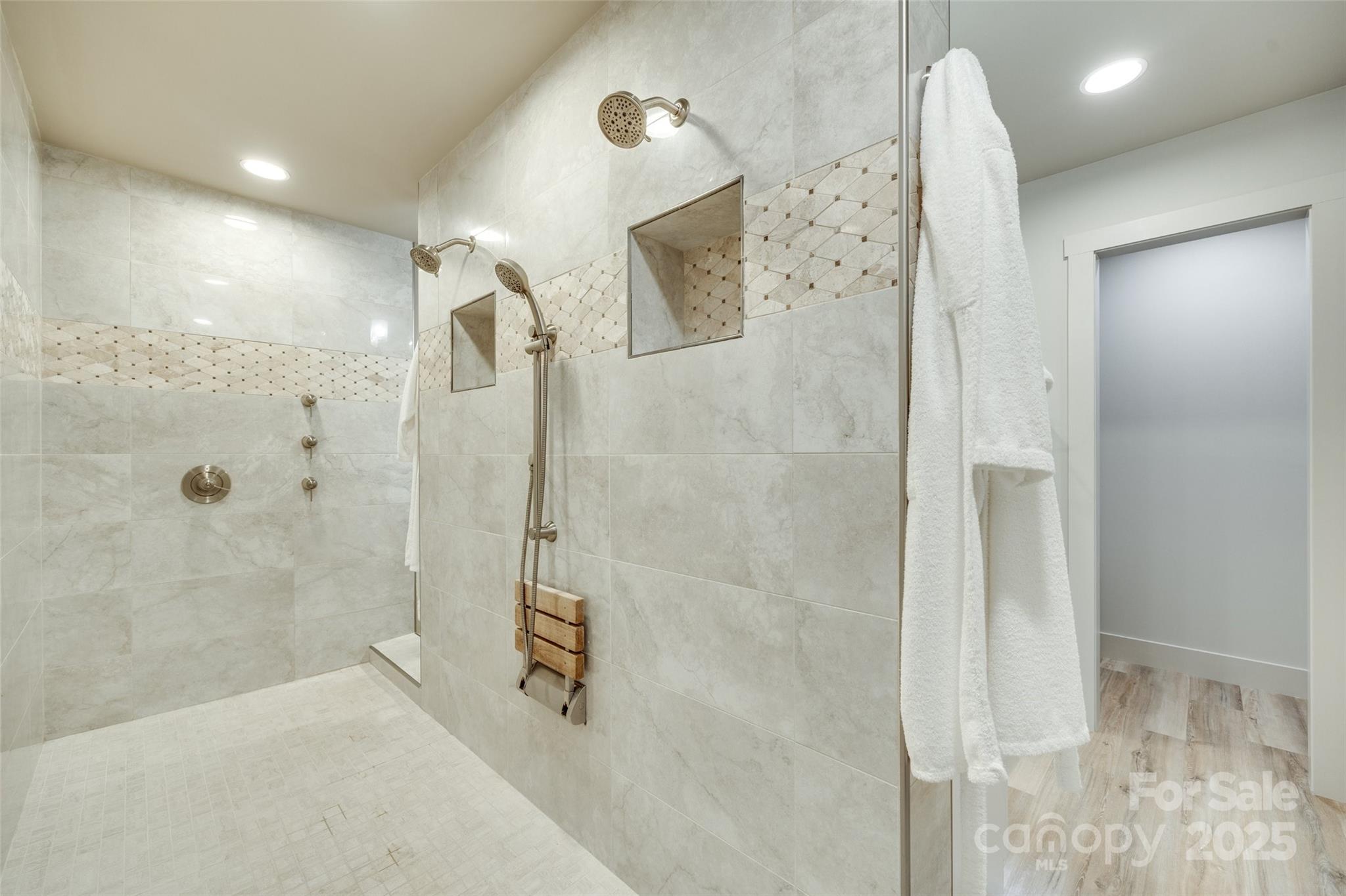 822 Rock Cut Road