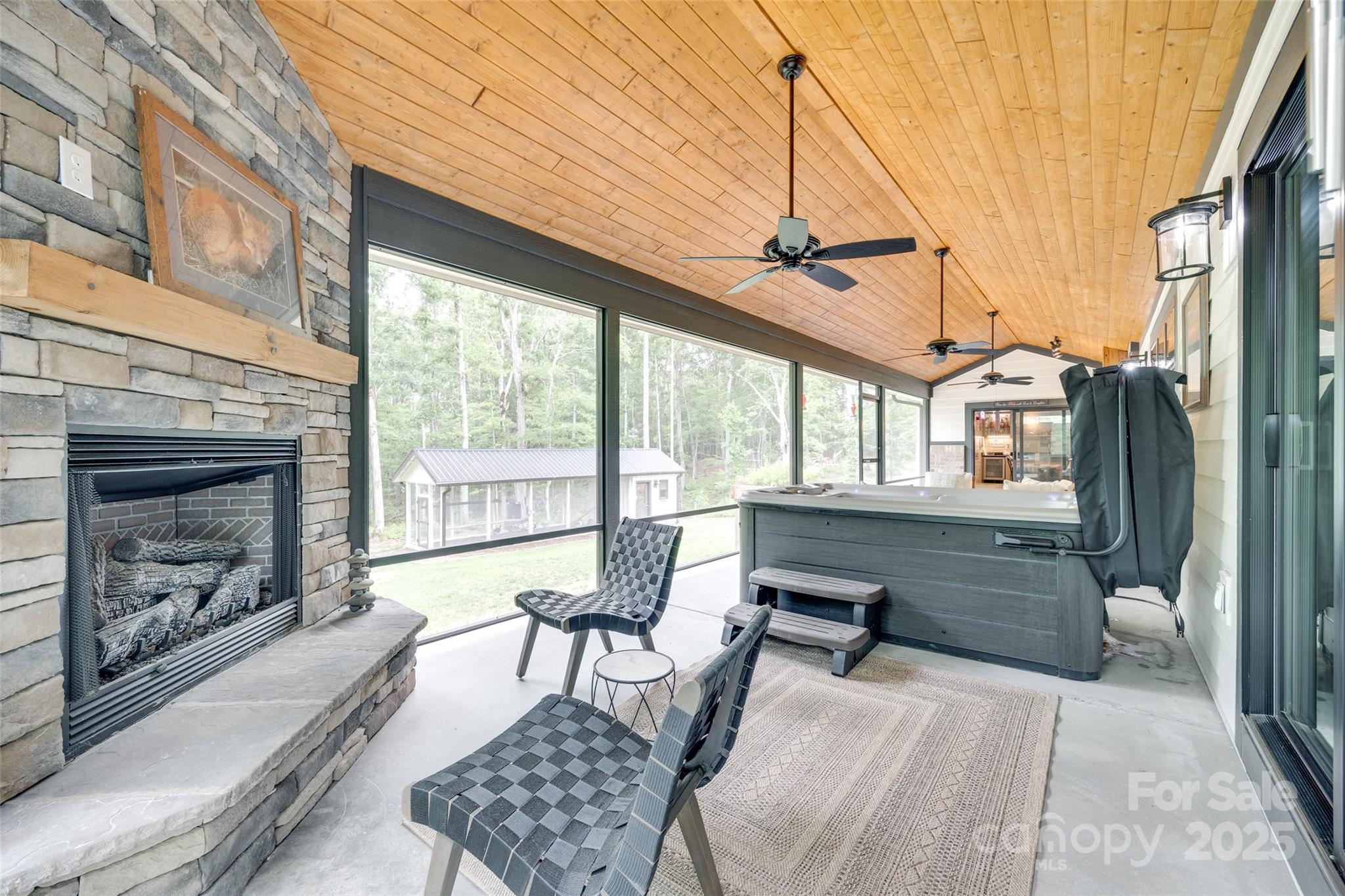 822 Rock Cut Road