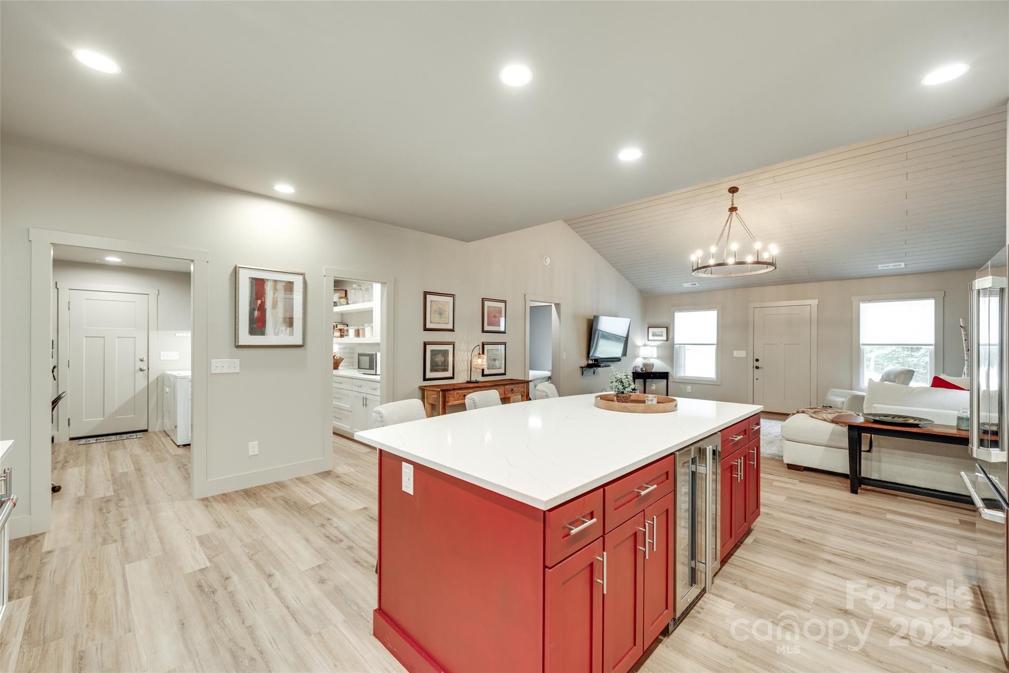 822 Rock Cut Road