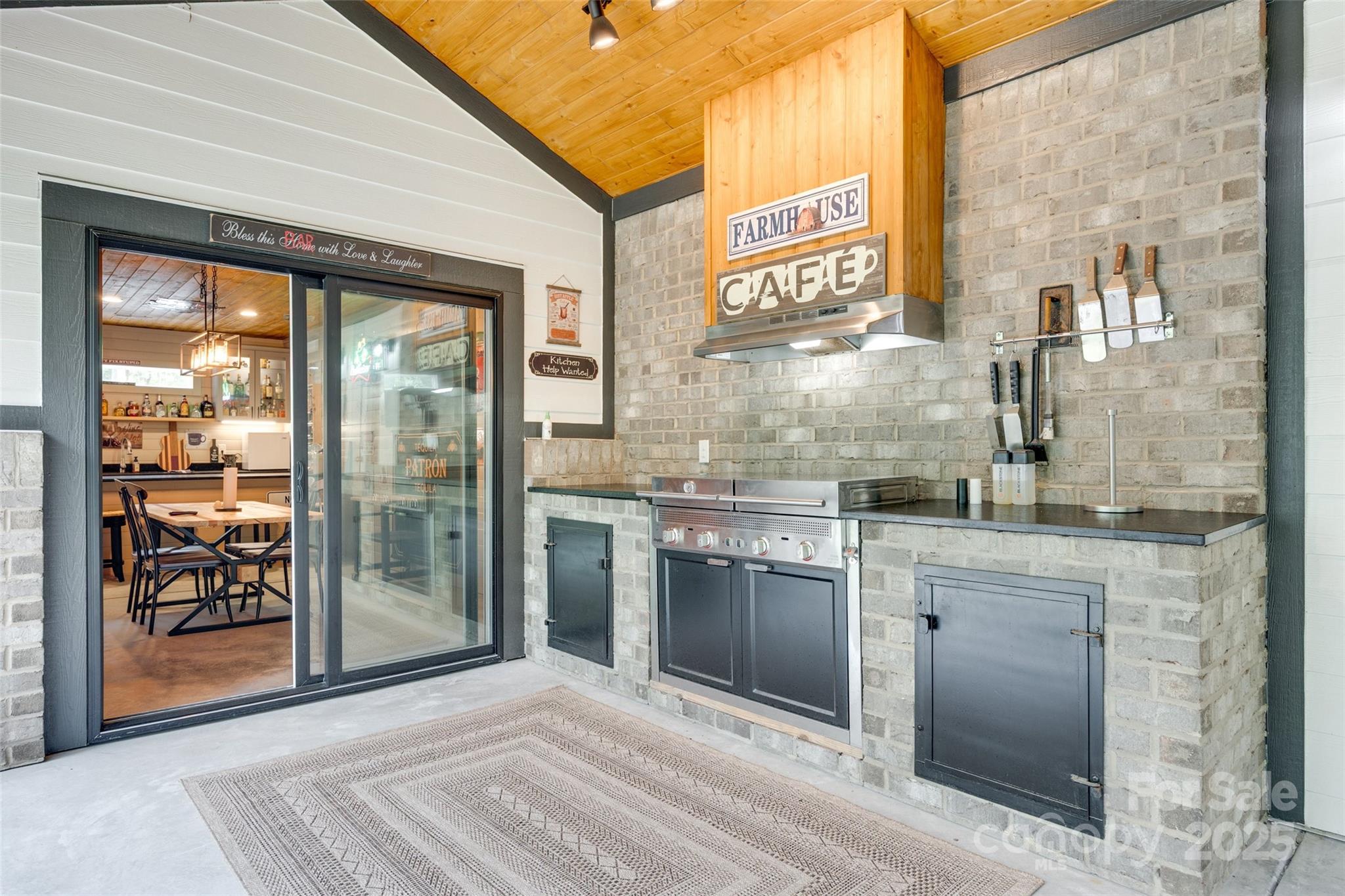 822 Rock Cut Road