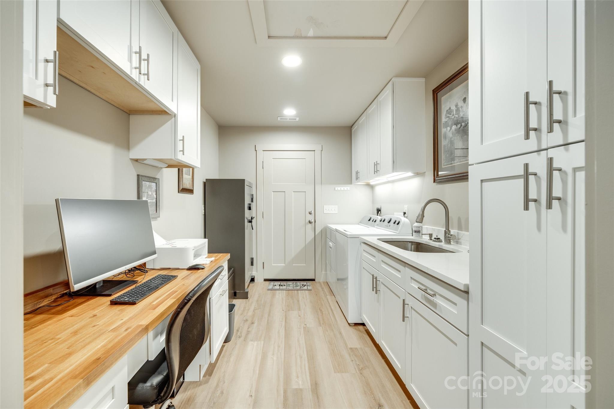 822 Rock Cut Road