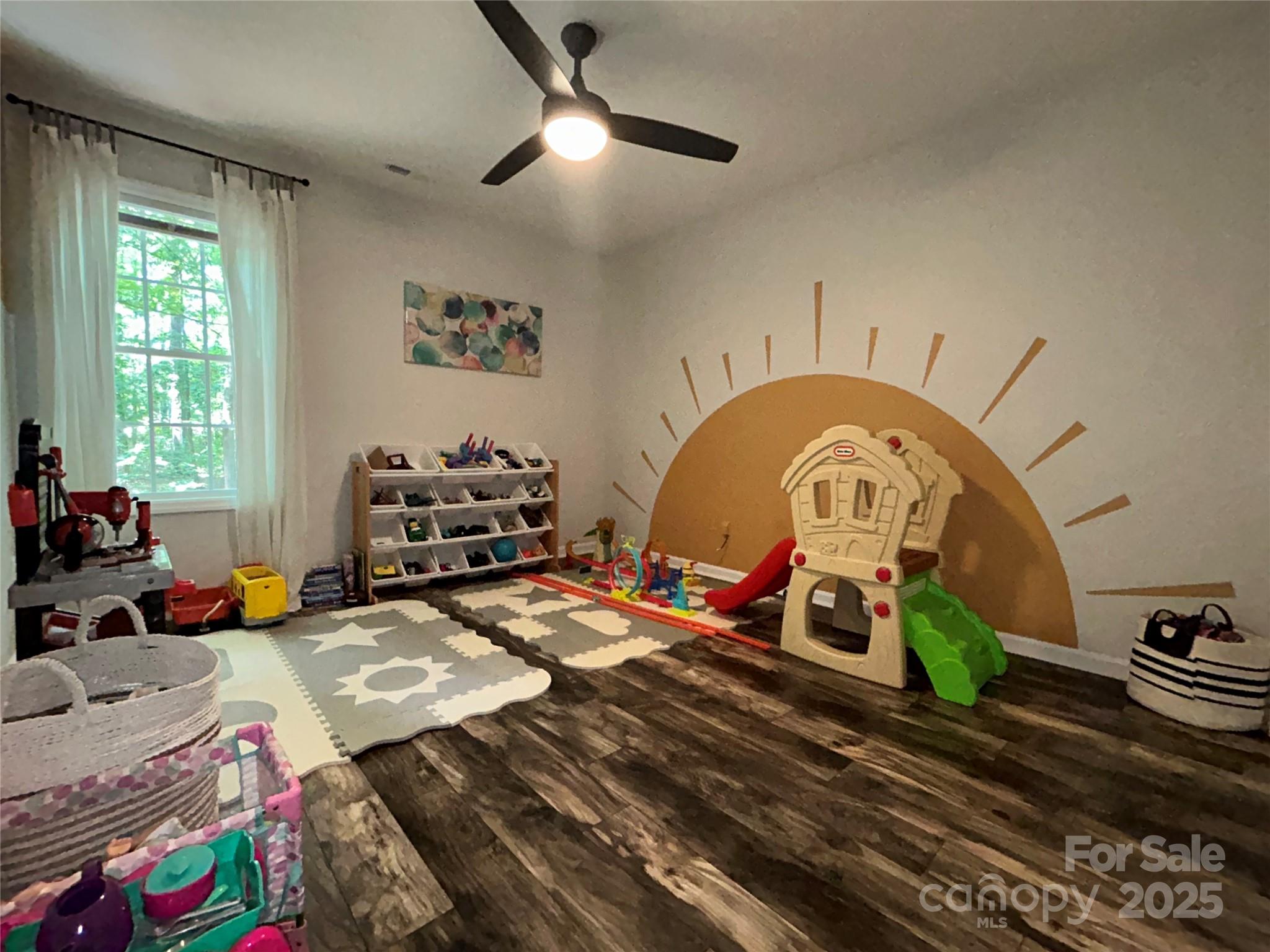 2124 Gambrel Way