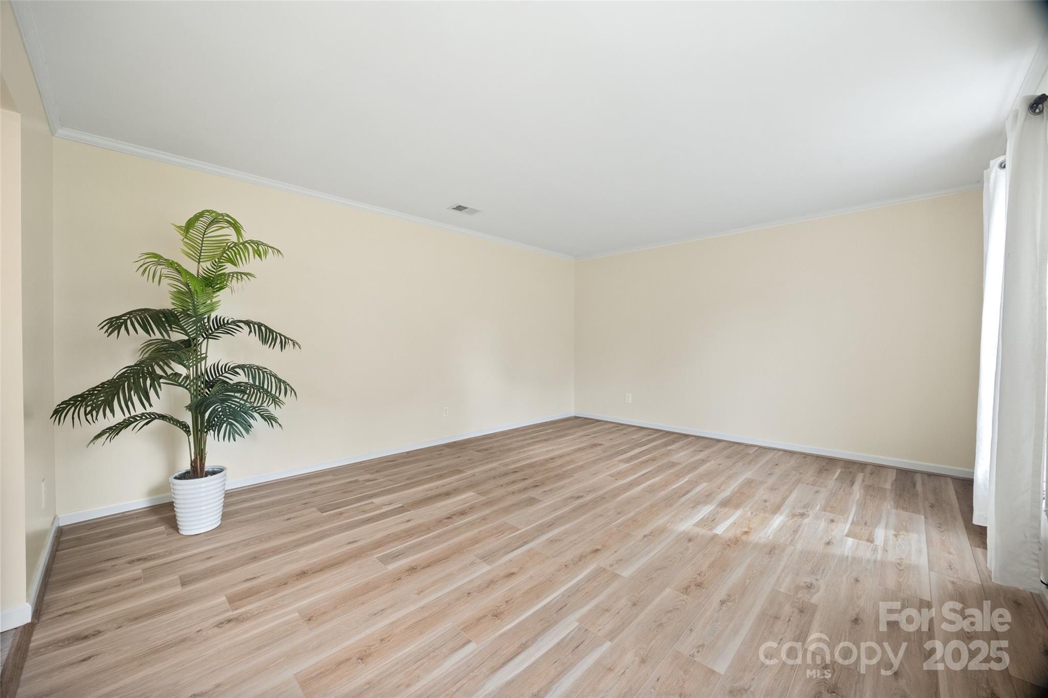 7304 Entwhistle Court