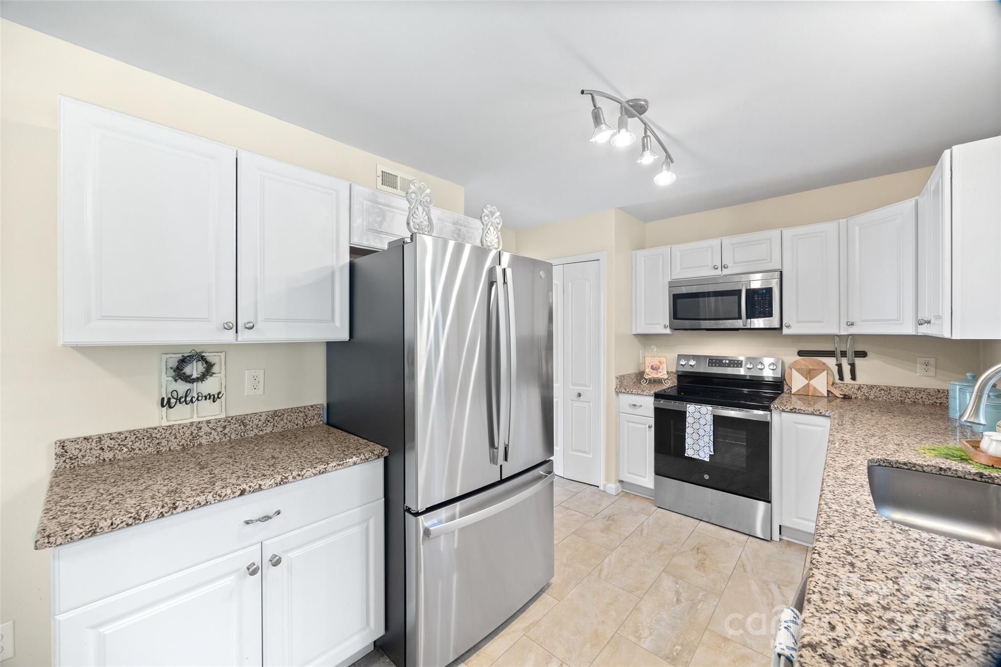 7304 Entwhistle Court