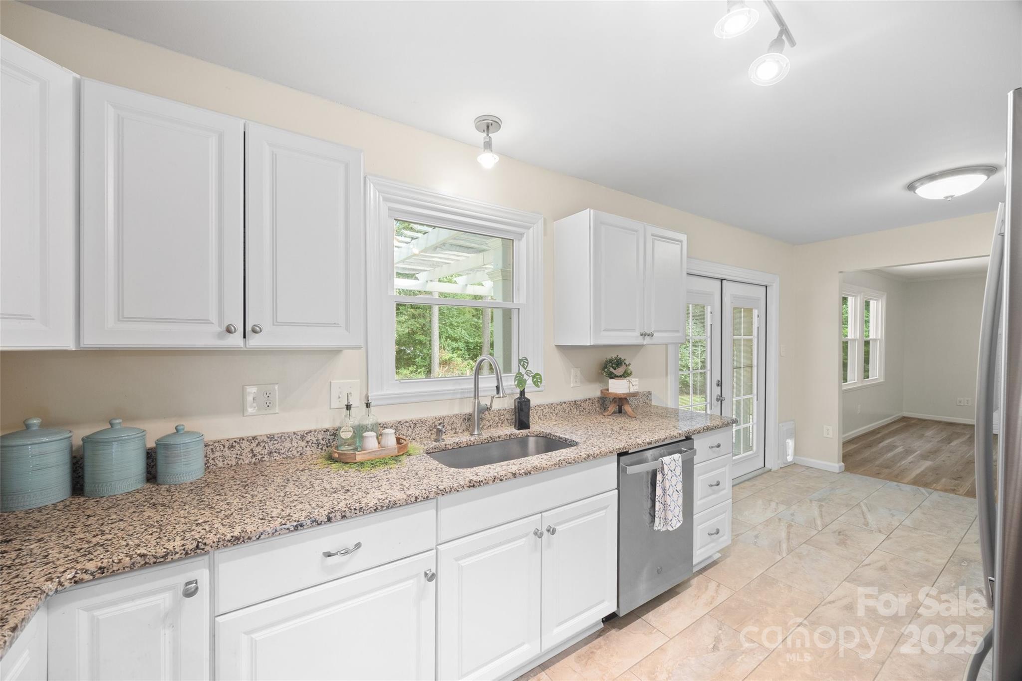 7304 Entwhistle Court