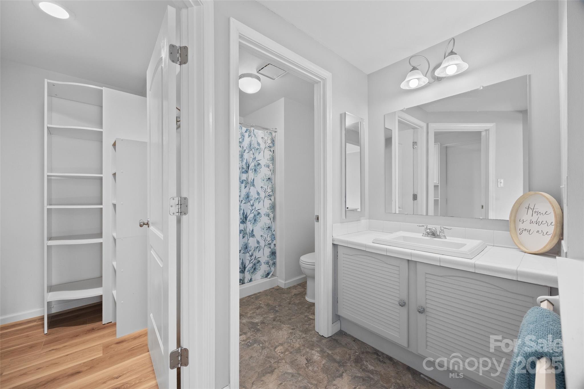 7304 Entwhistle Court