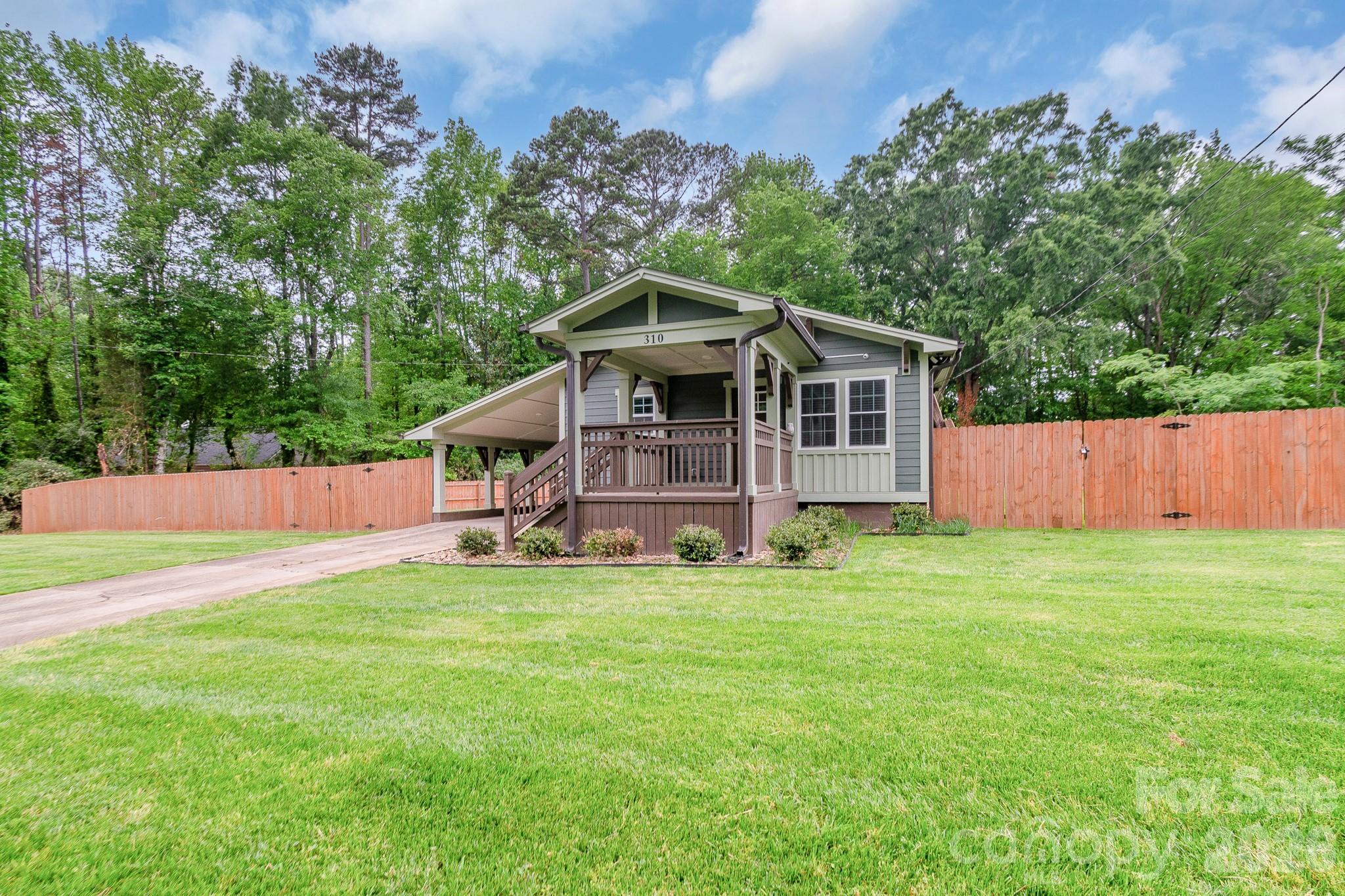 310 Groves Avenue