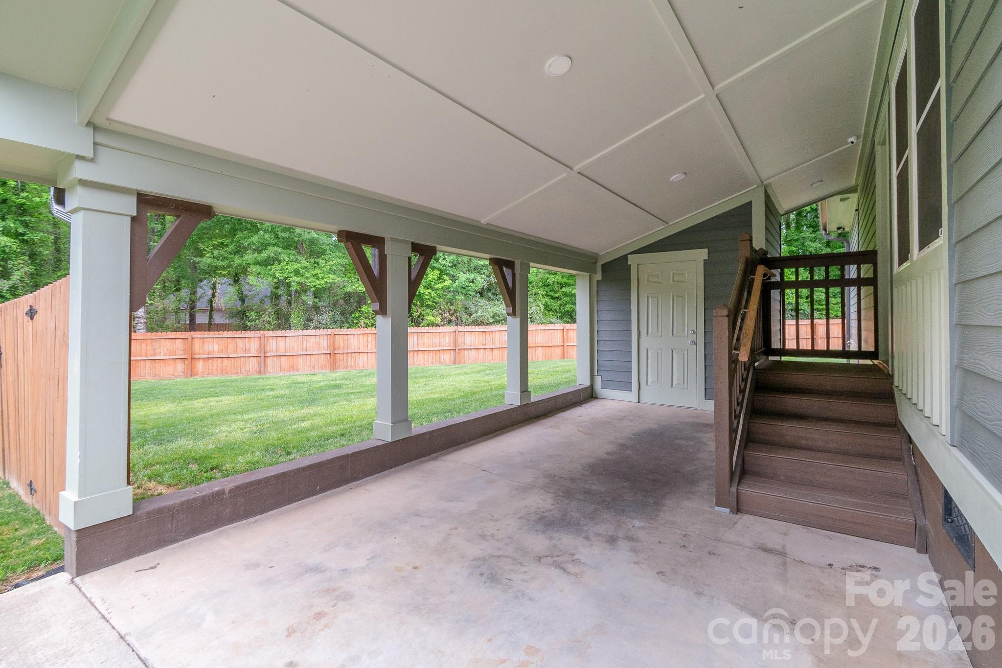 310 Groves Avenue