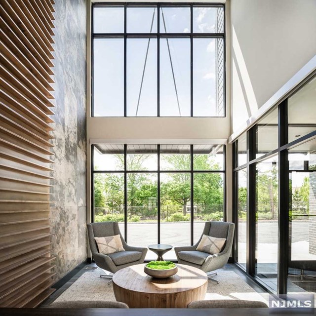 15 West Johnson Avenue 201