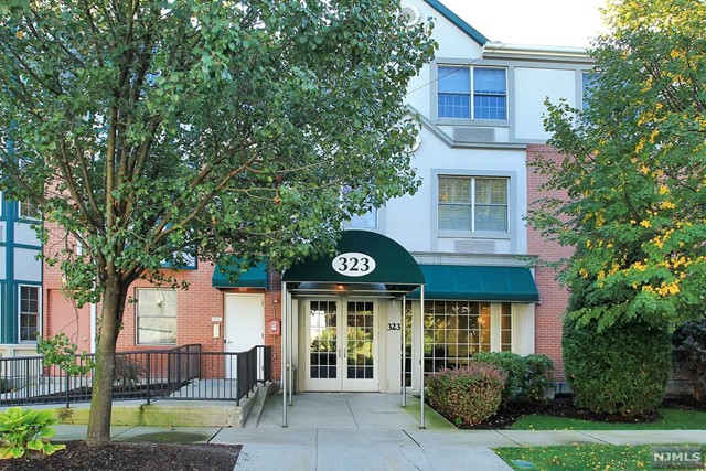 323 Willow Street 1C