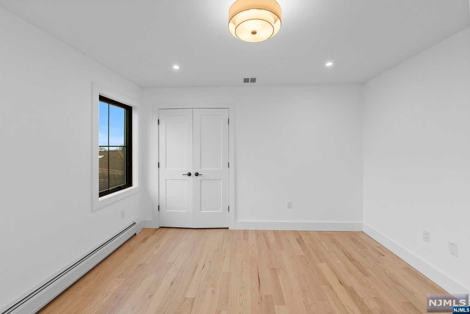 51 E Homestead Avenue