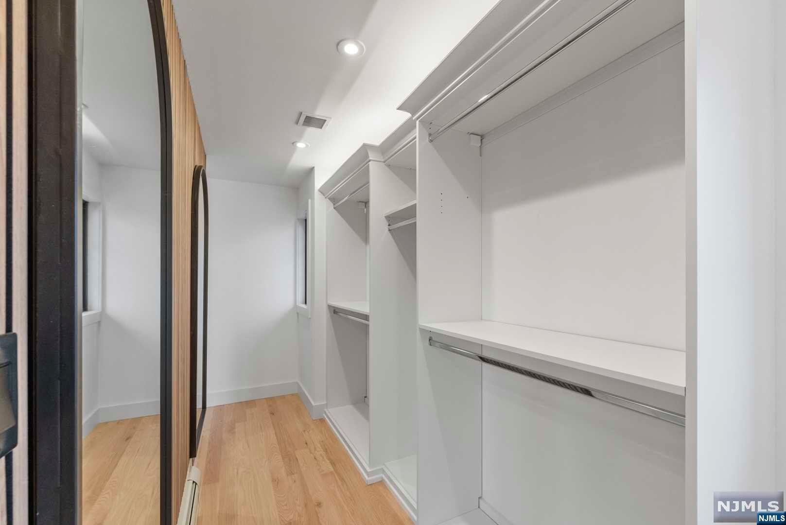 51 E Homestead Avenue