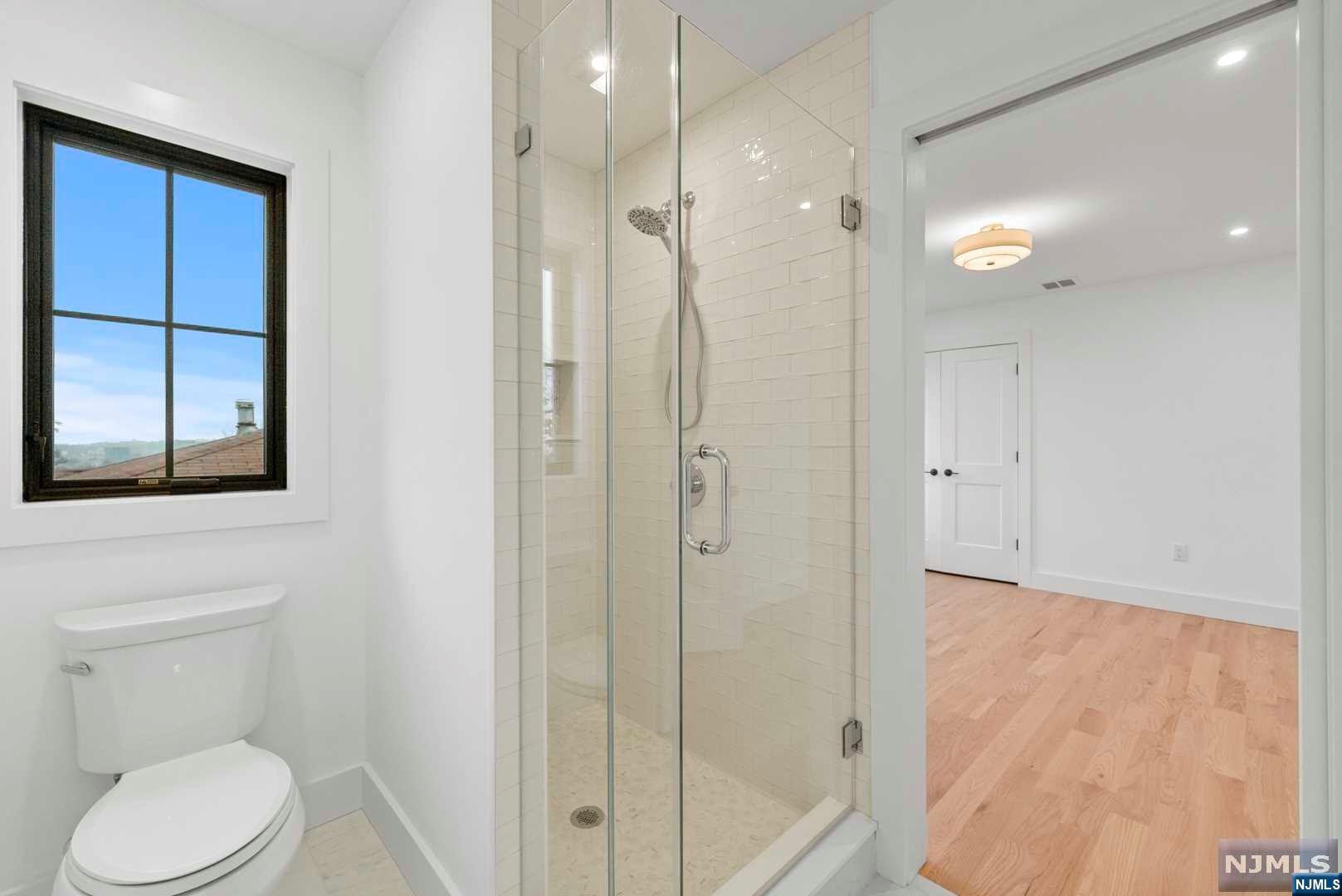 51 E Homestead Avenue