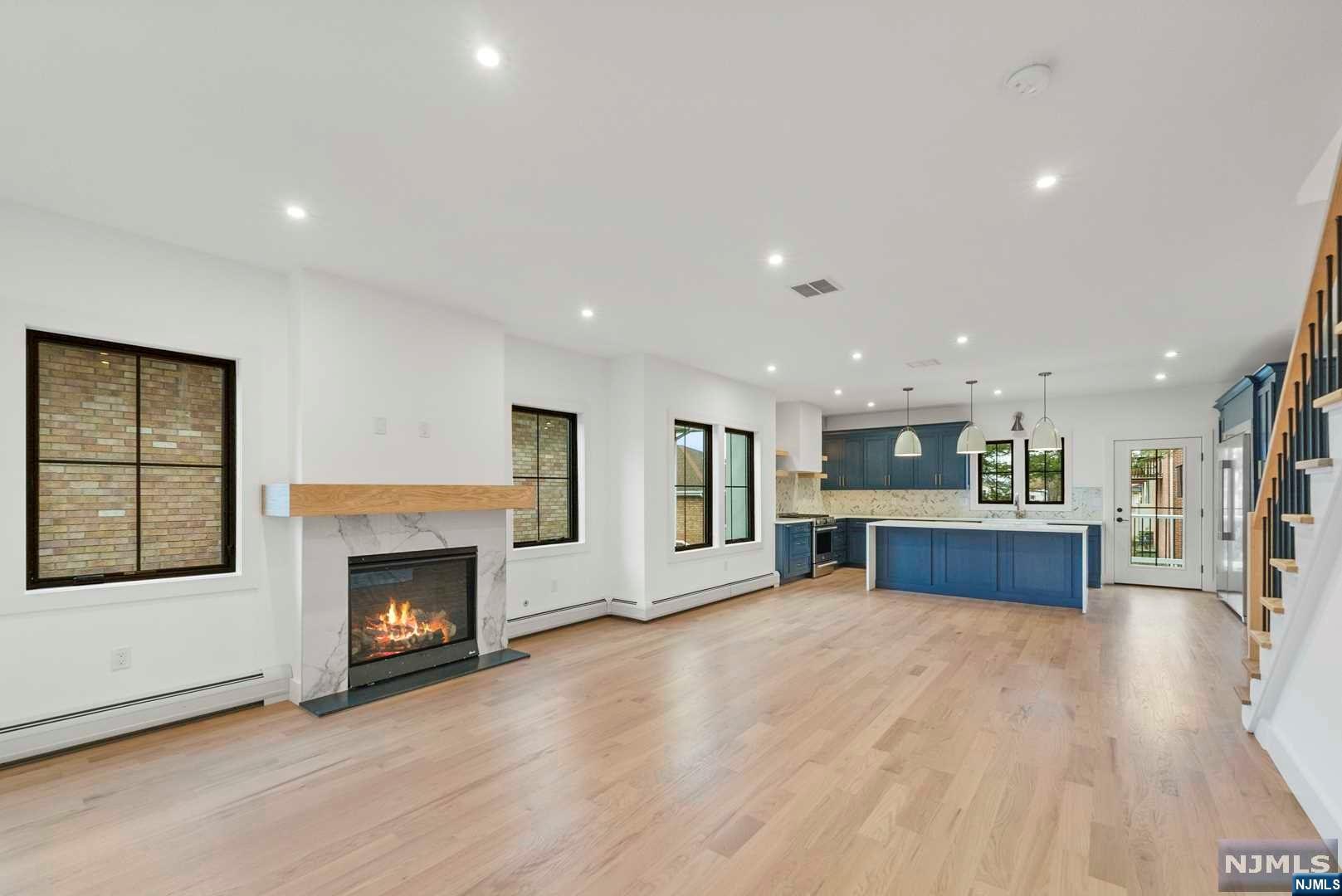51 E Homestead Avenue