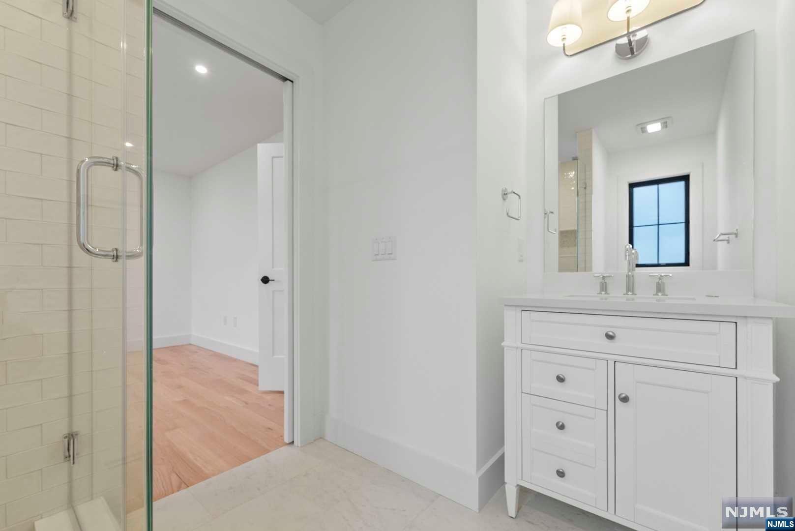 51 E Homestead Avenue