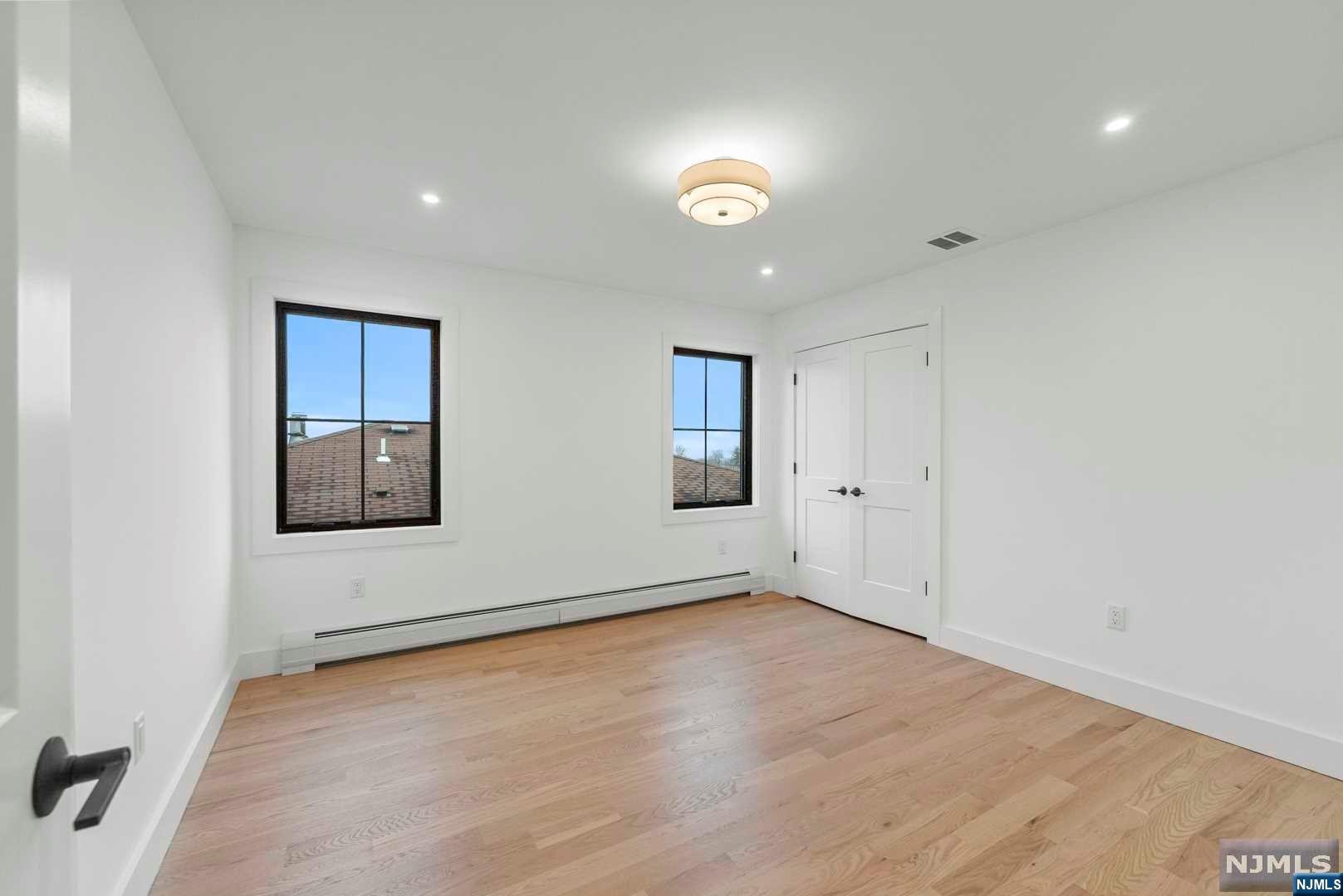 51 E Homestead Avenue