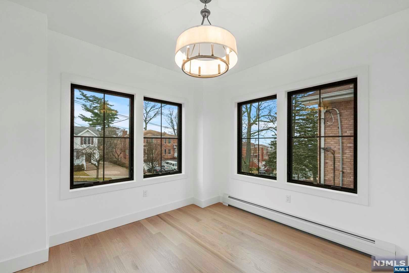 51 E Homestead Avenue
