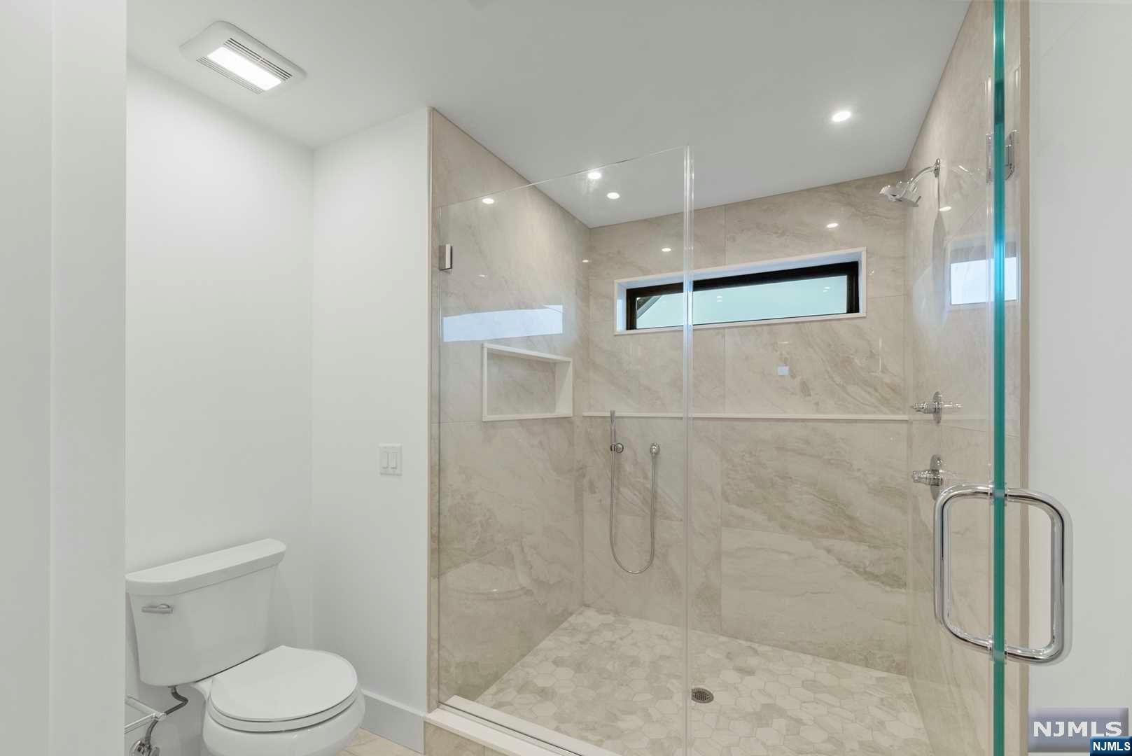 51 E Homestead Avenue