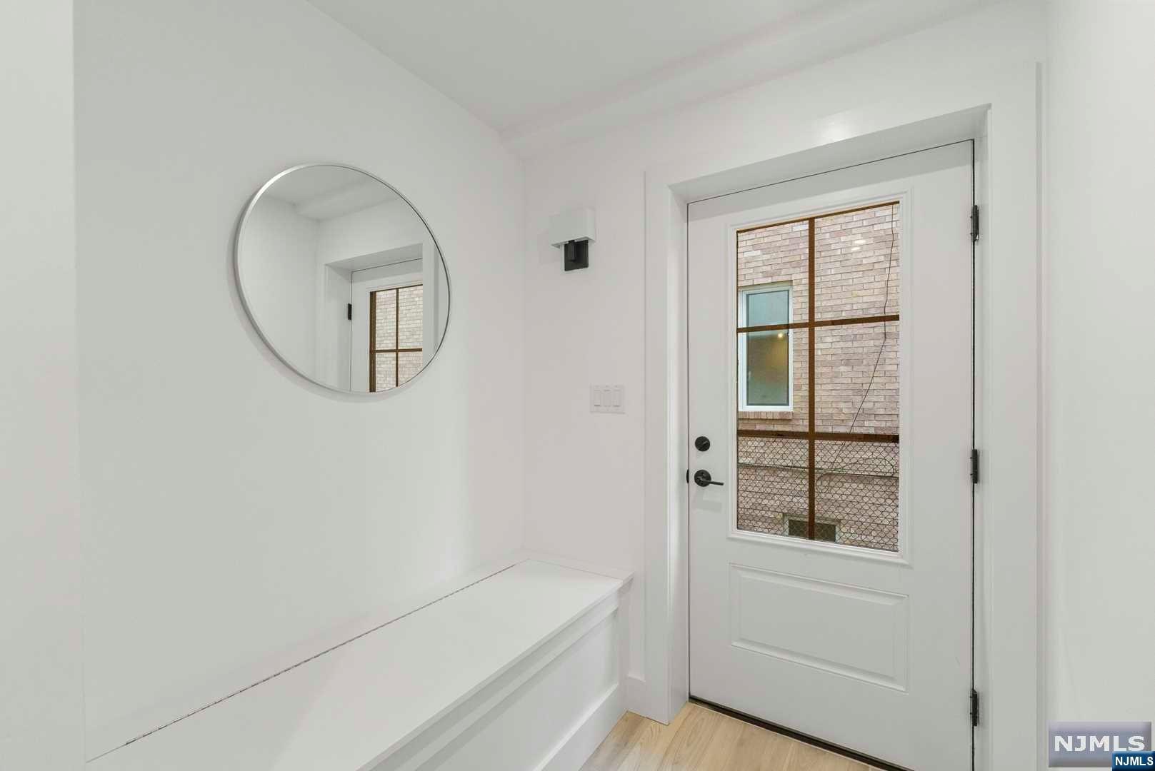 51 E Homestead Avenue