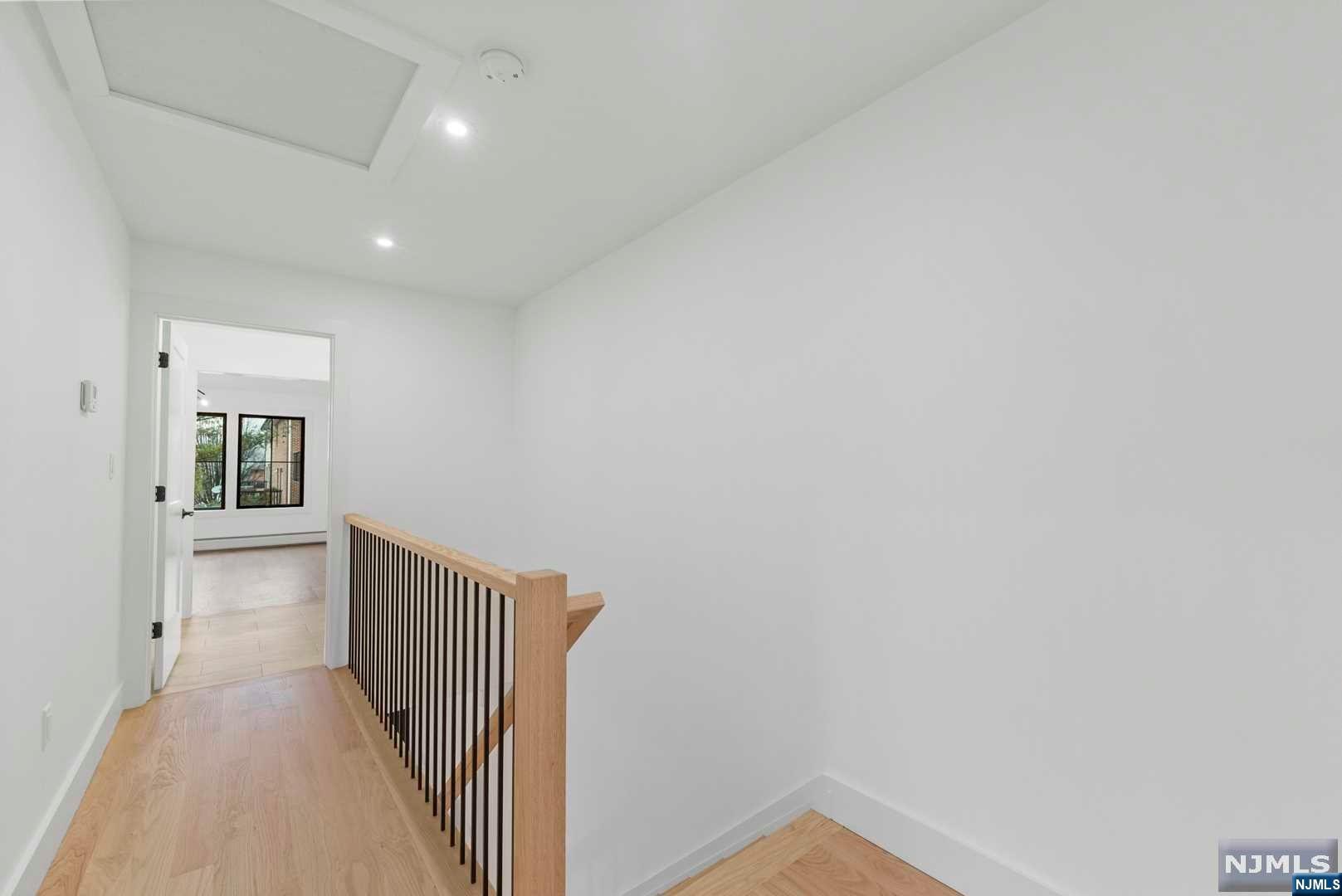 51 E Homestead Avenue