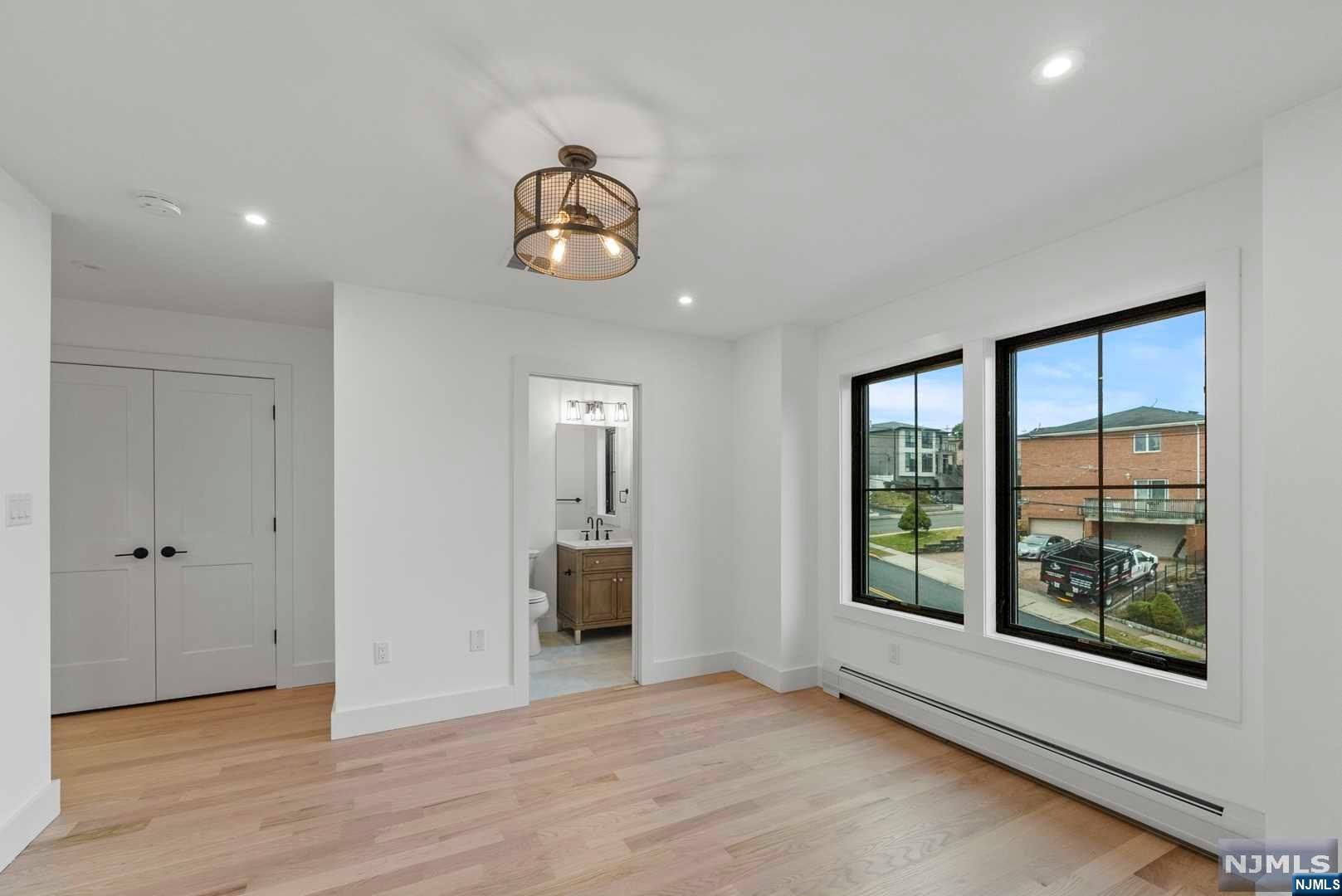 51 E Homestead Avenue