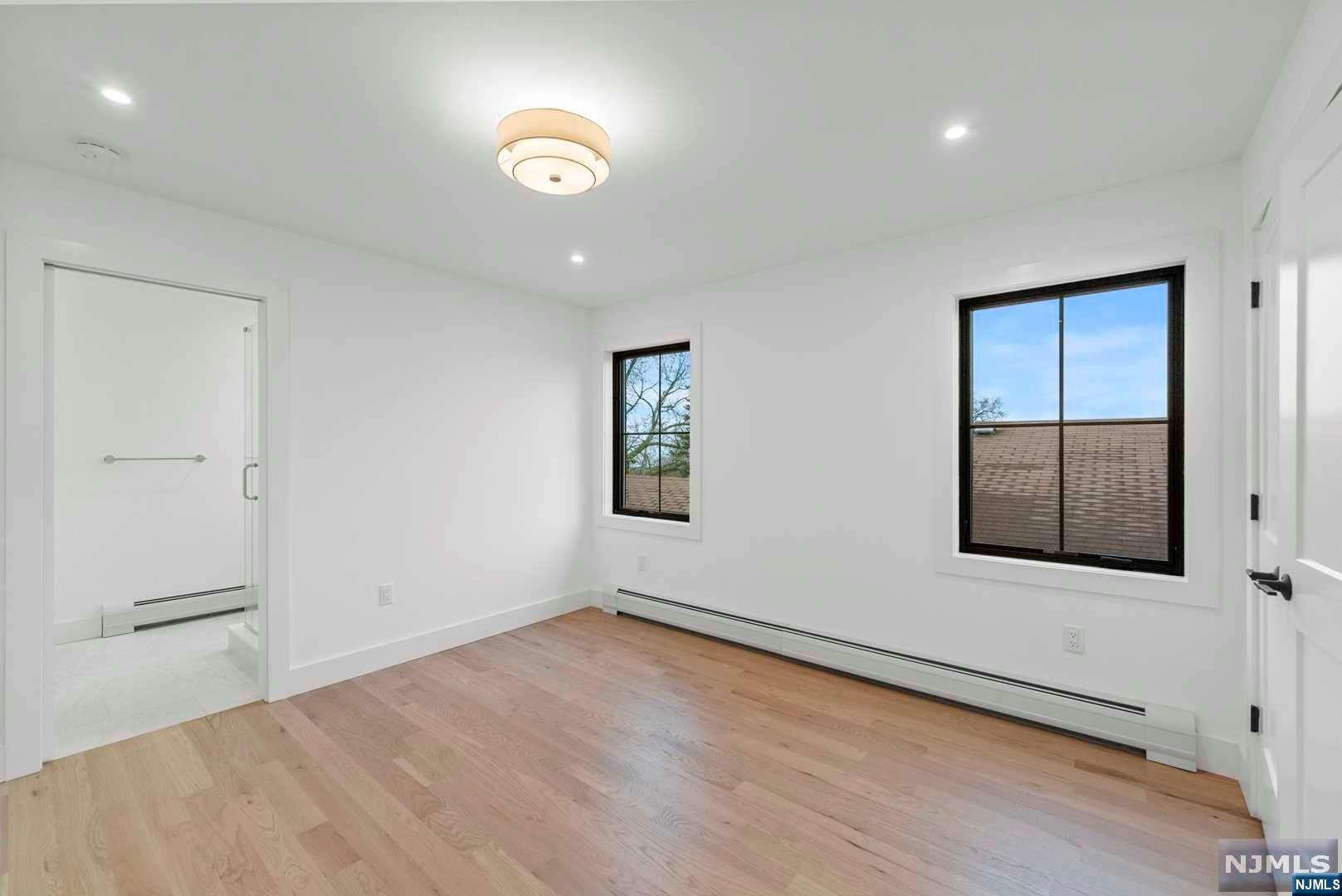 51 E Homestead Avenue