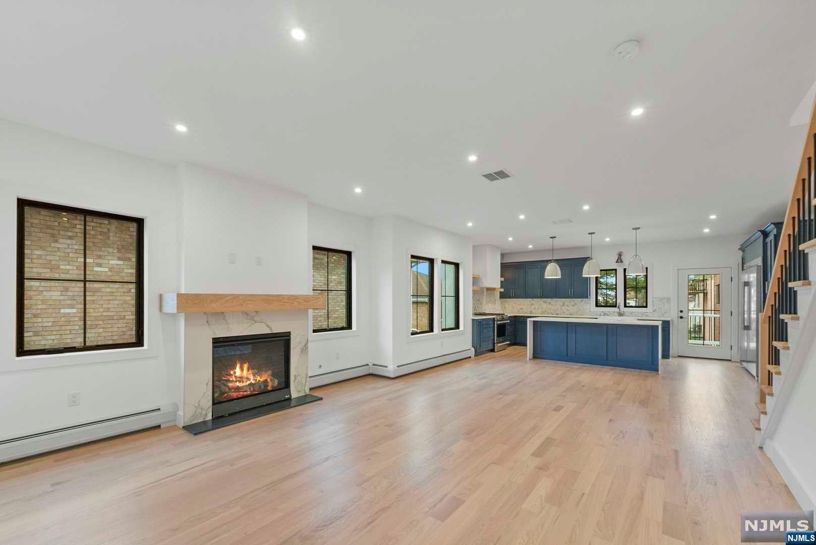 51 E Homestead Avenue