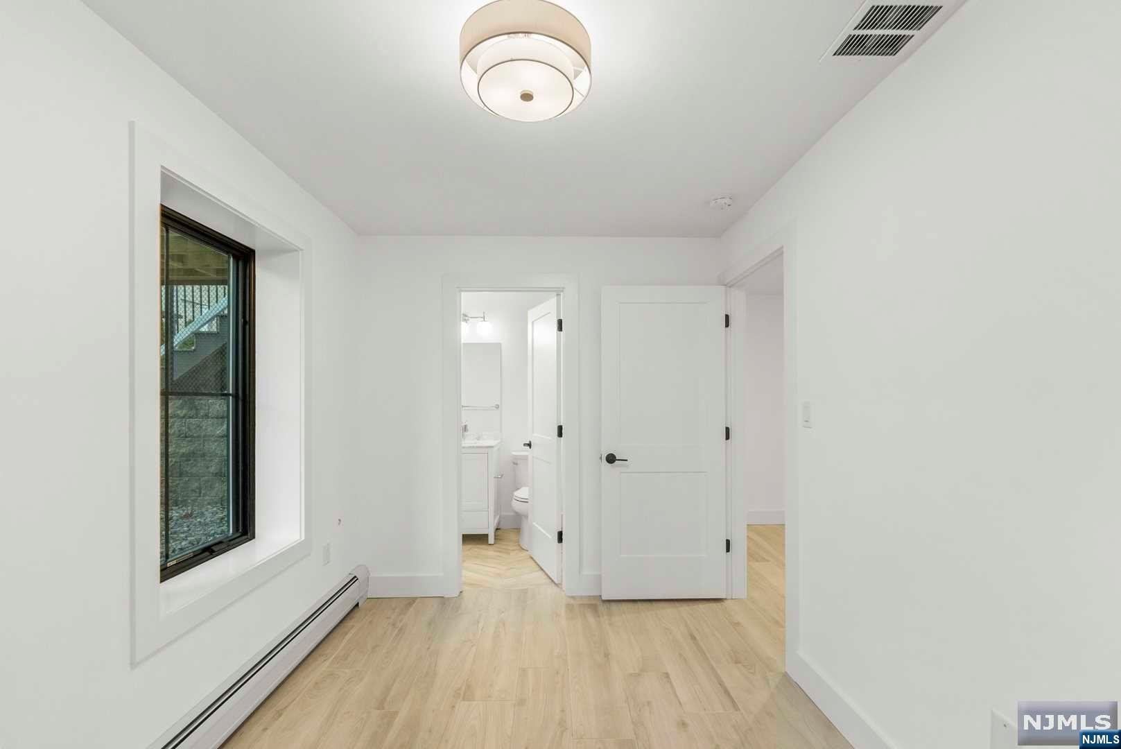 51 E Homestead Avenue